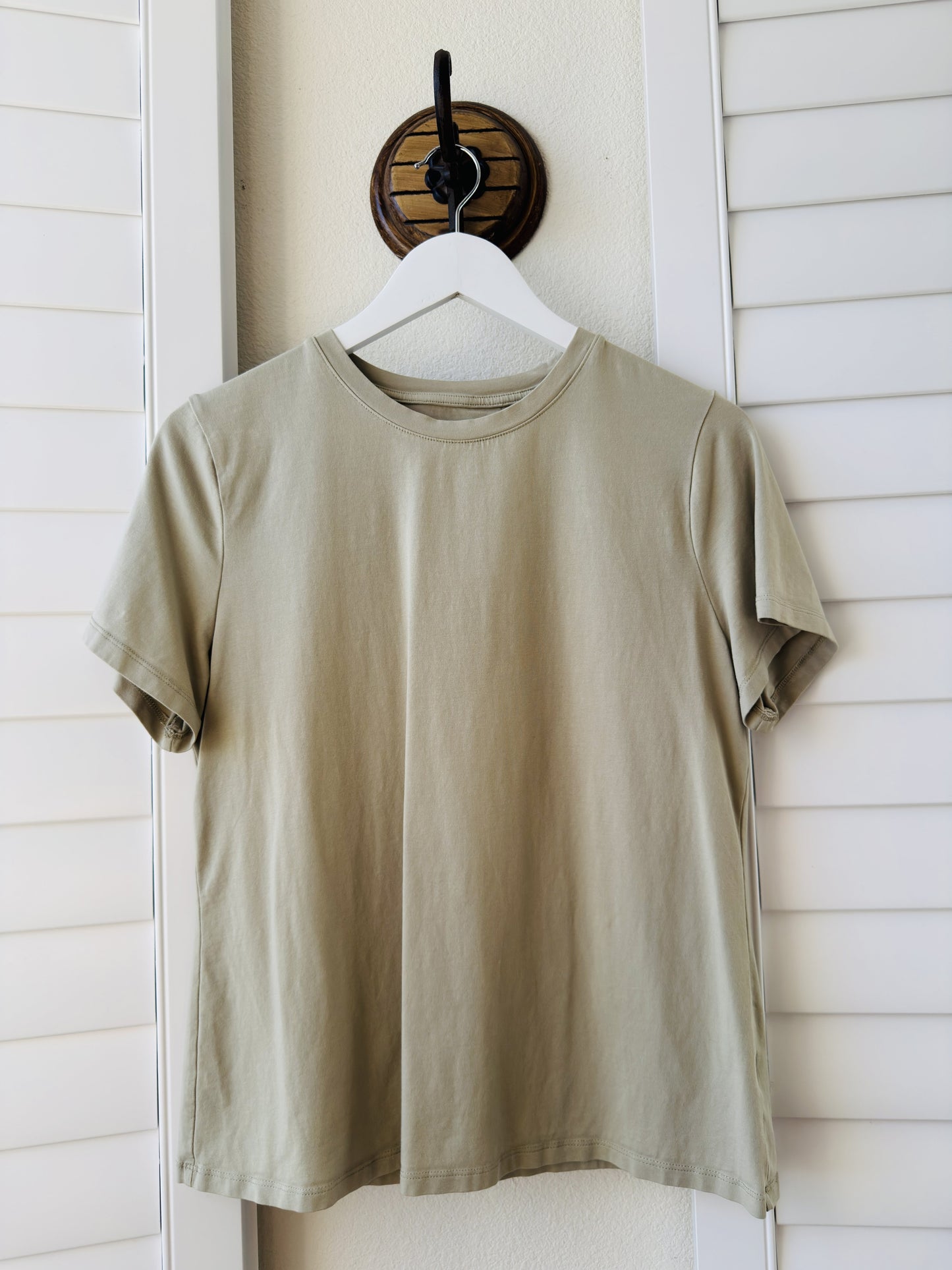 A New Day Khaki Crewneck Short Sleeve T-Shirt - Size M