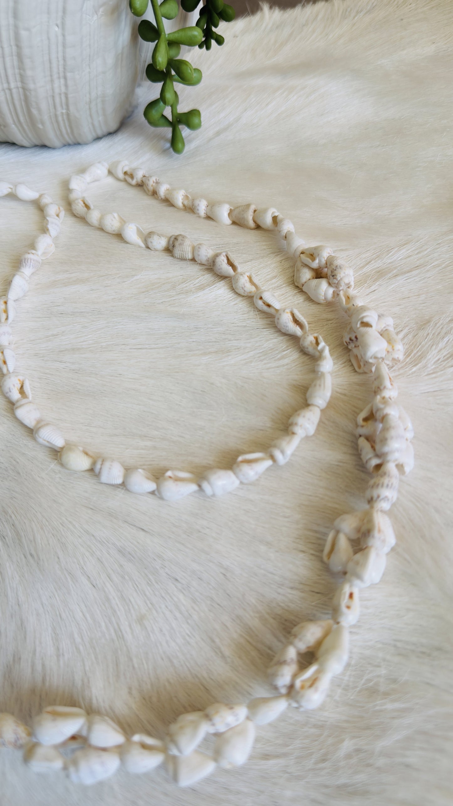 Vintage Natural White Sea Shell Strand Necklace