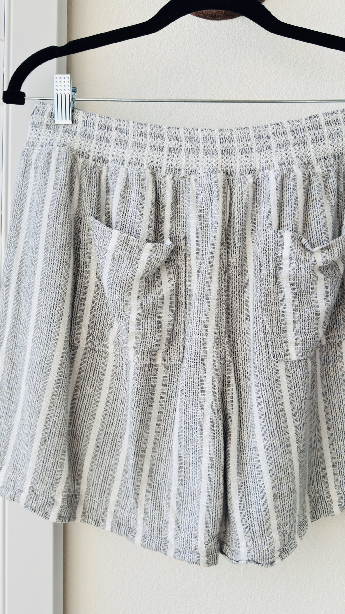 Briggs Striped Smocked Waist Shorts - Size XL