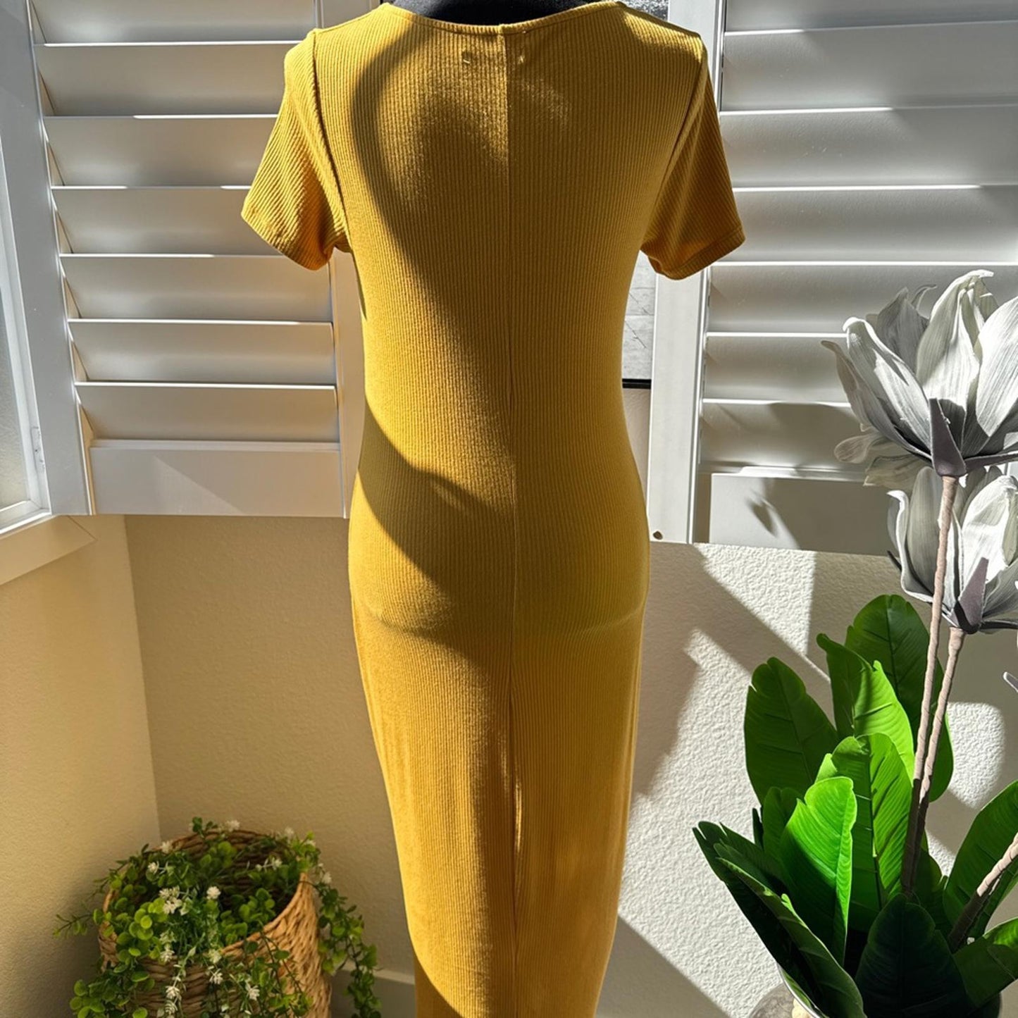 Pull&Bear Mustard Midi Dress. Size M