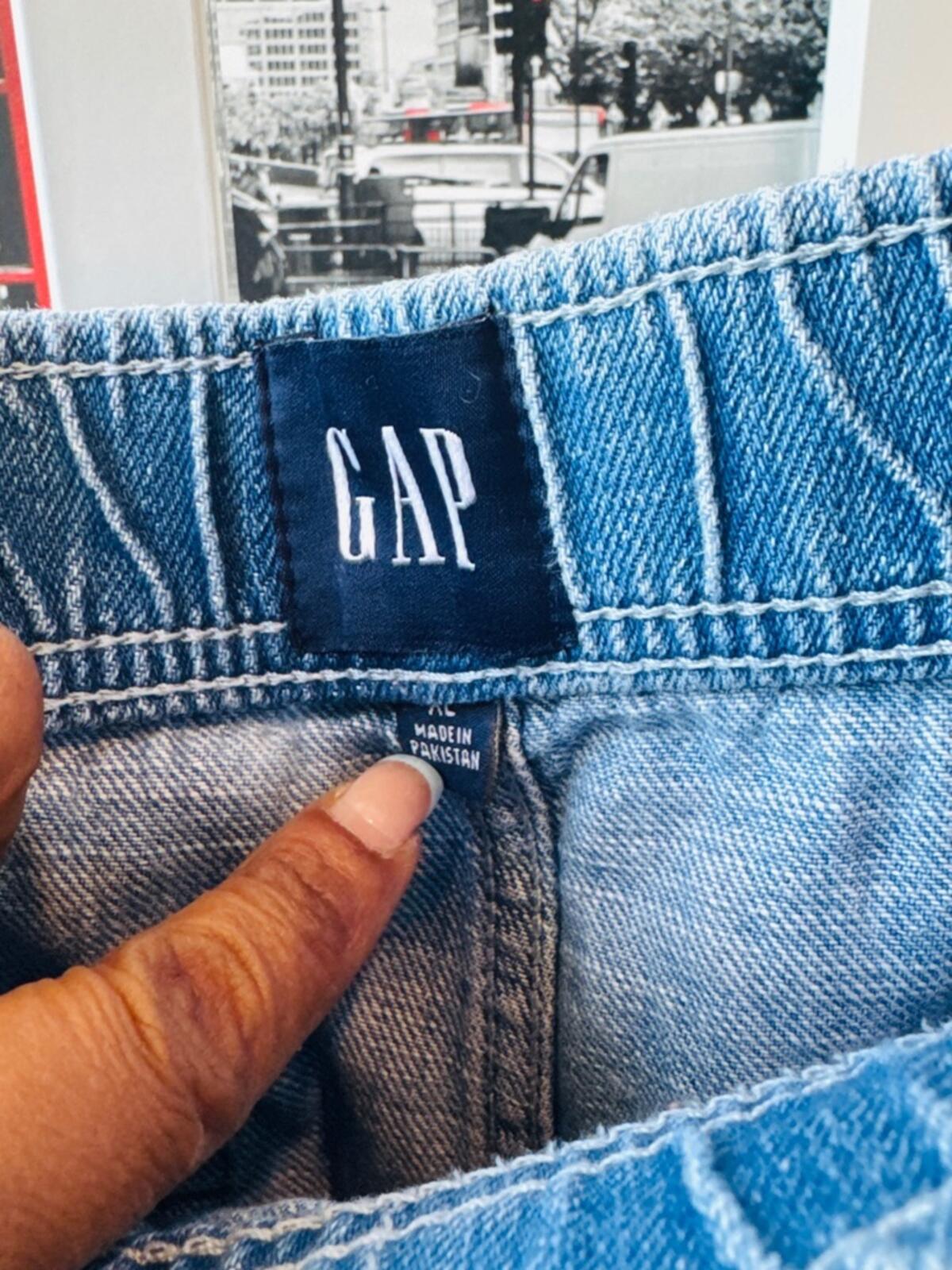 GAP Women’s Light Blue Relaxed Drawstring Jeans. Size XL