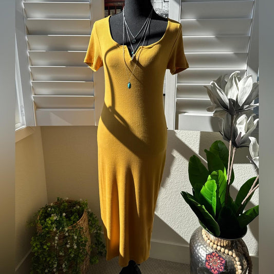 Pull&Bear Mustard Midi Dress. Size M