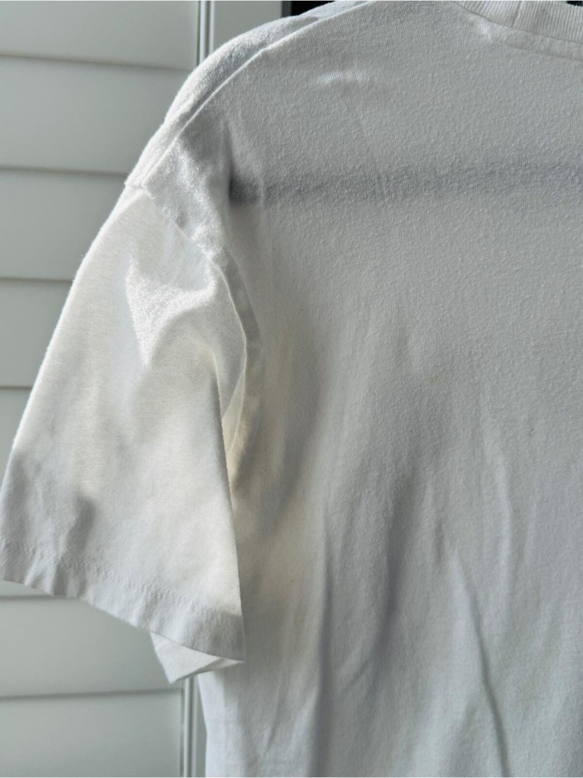 Gap. Size S. Peanuts White Tee with Multicolor Character Print.