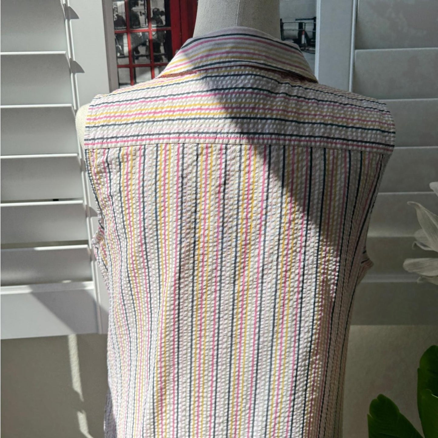 Tommy Hilfiger. Size 10