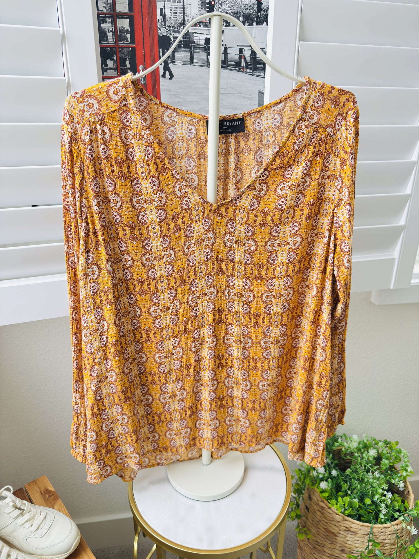 Lane Bryant Orange Medallion Print V-Neck Rayon Top, Size 18/20