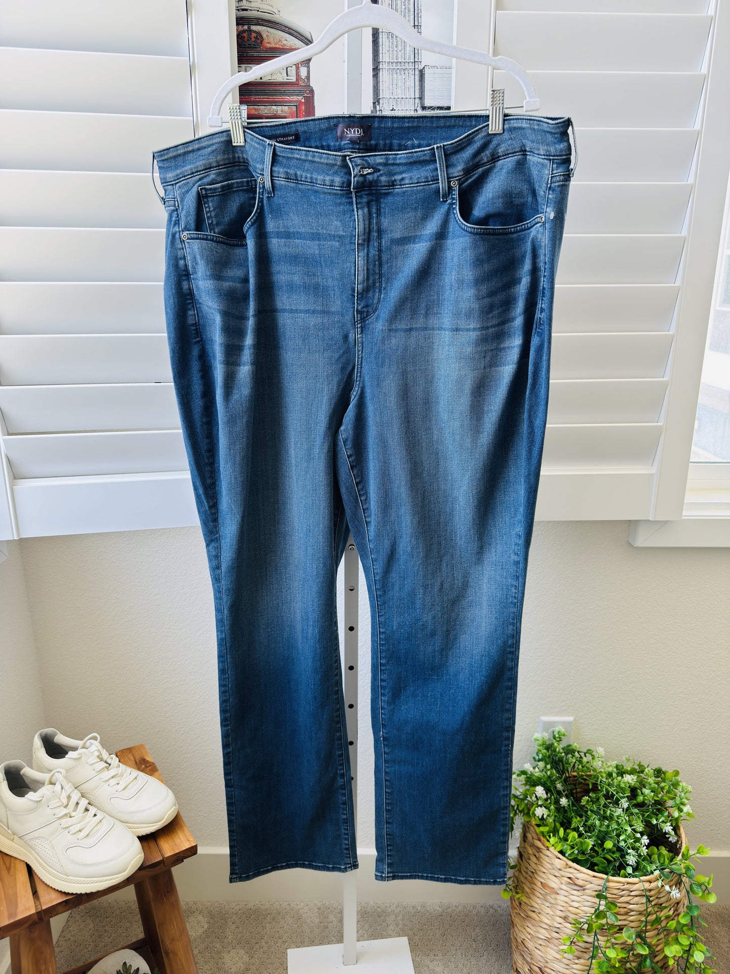 NYDJ Marilyn Straight Leg Jeans in Blue Denim - Size 24W