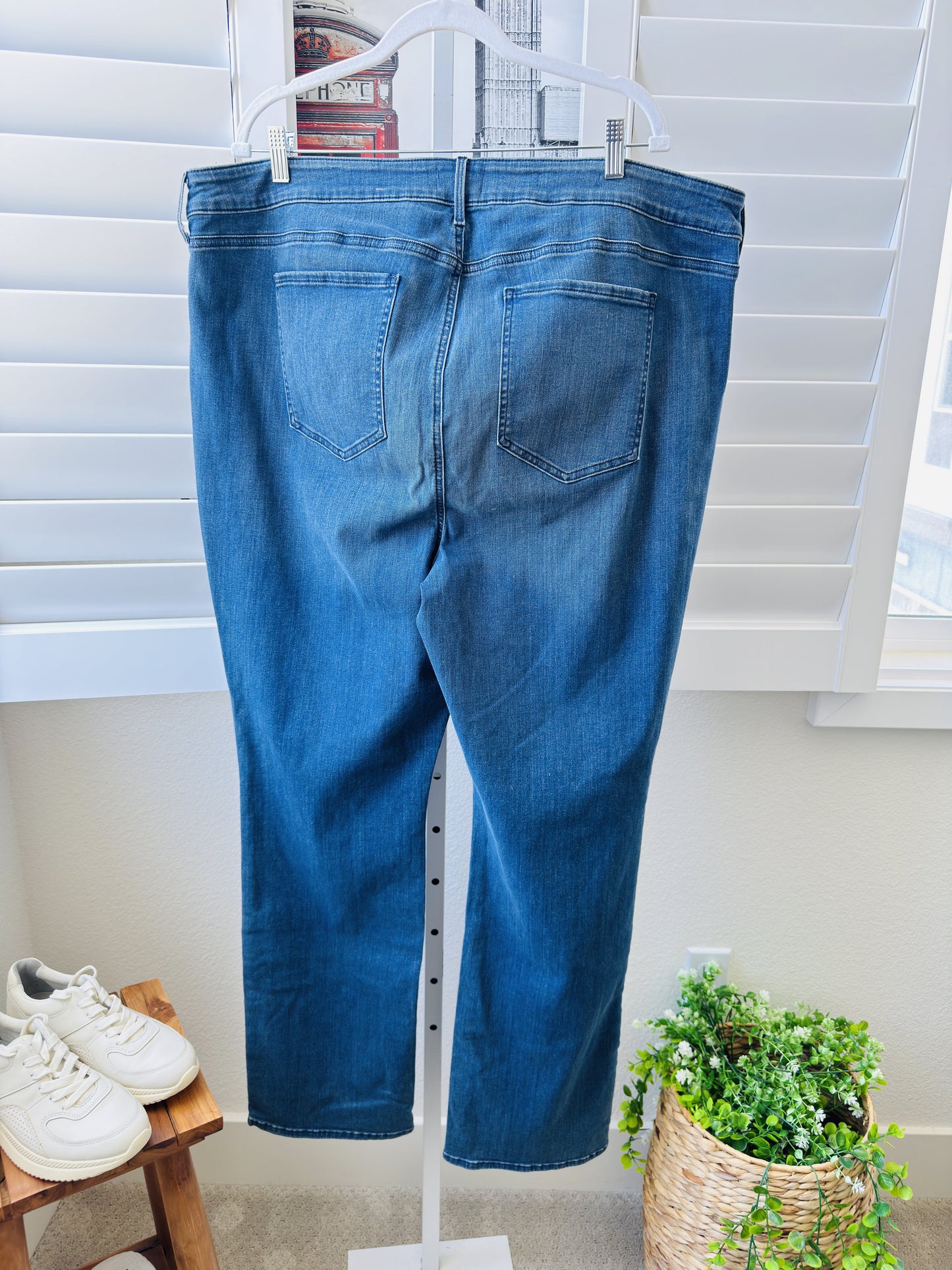 NYDJ Marilyn Straight Leg Jeans in Blue Denim - Size 24W