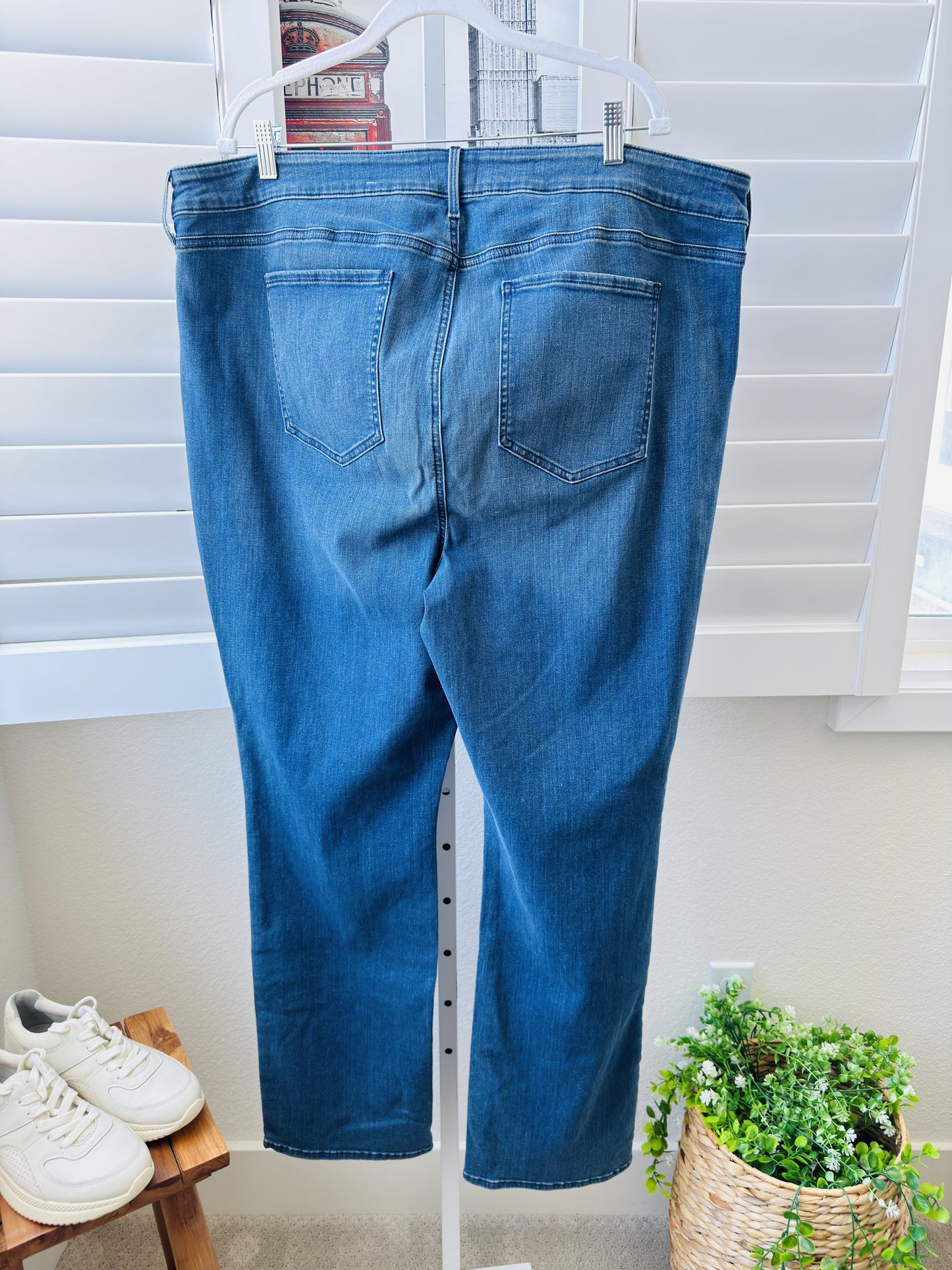 NYDJ Marilyn Straight Leg Jeans in Blue Denim - Size 24W