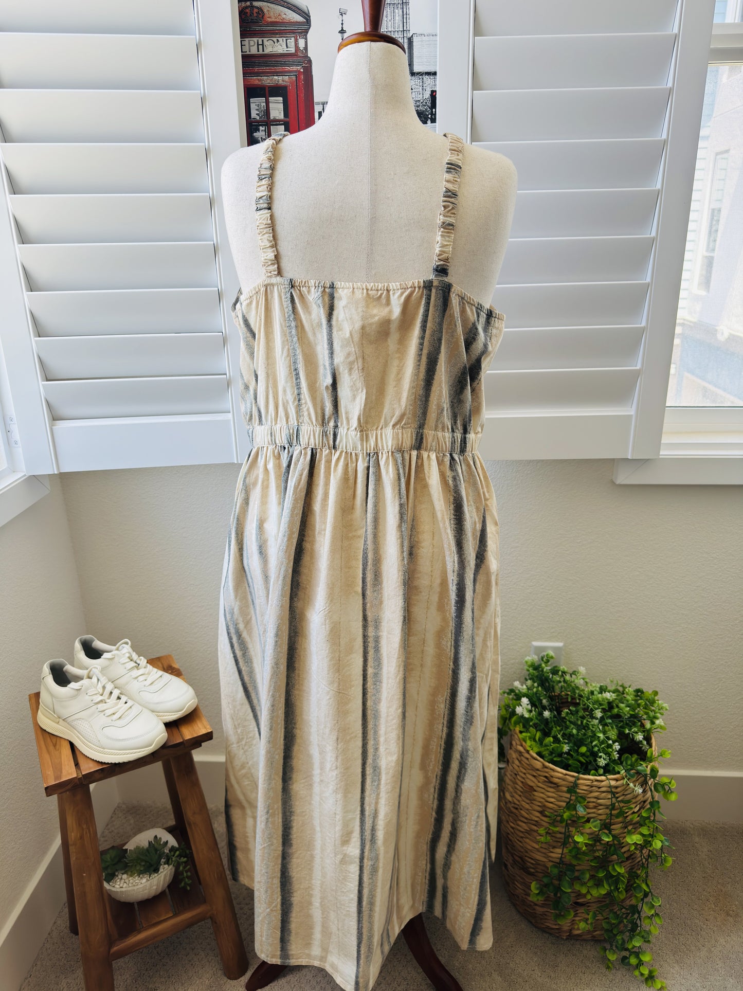 Me by Jennie Garth Vertical Stripe Halter Maxi Dress Size 2XP