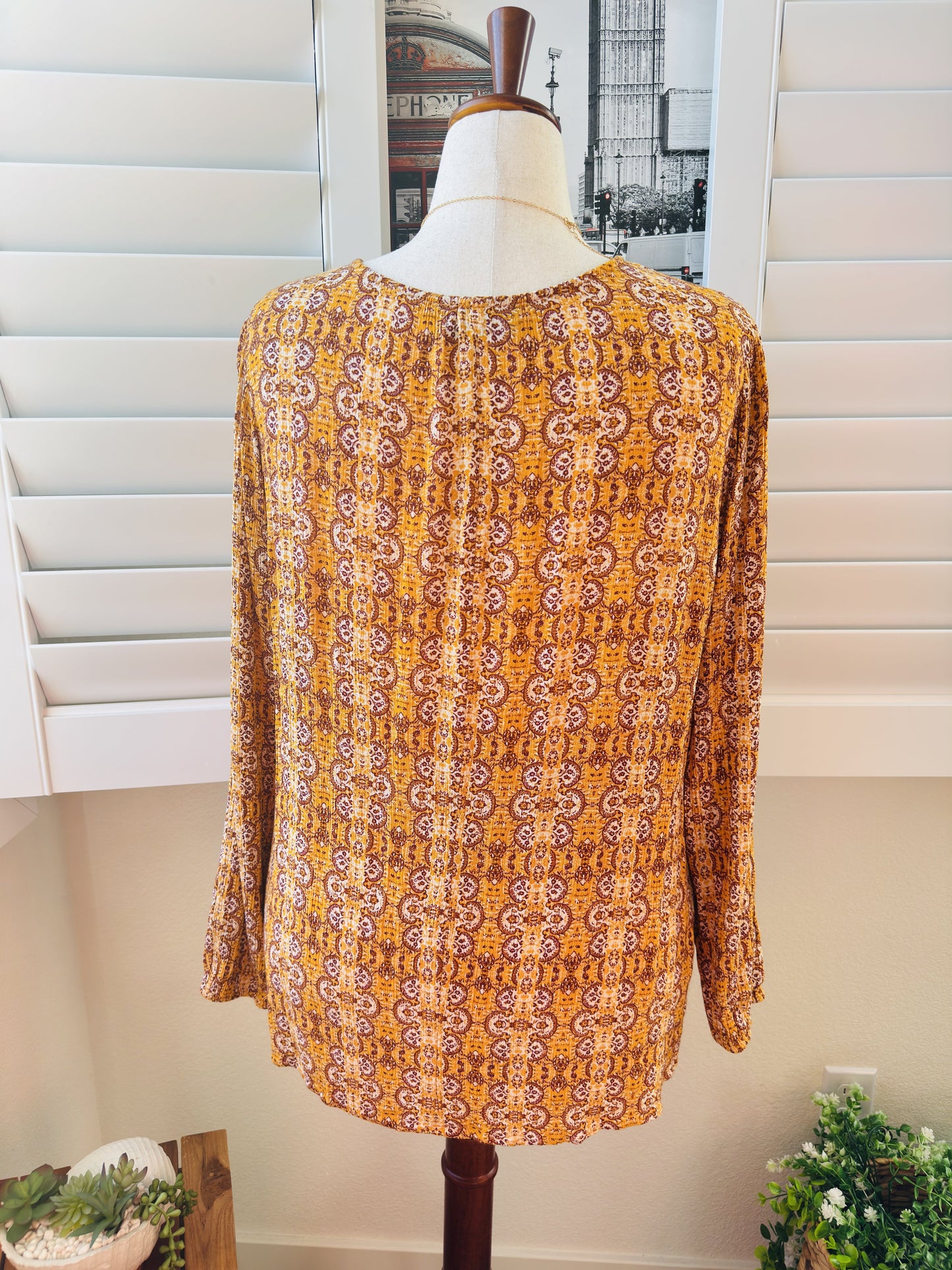 Lane Bryant Orange Medallion Print V-Neck Rayon Top, Size 18/20