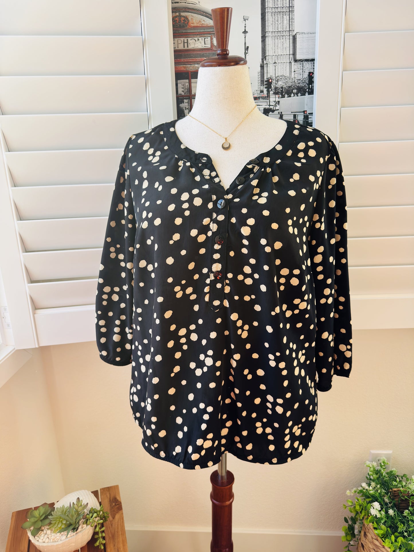Dress Barn Black and Cream Abstract Polka Dot Henley Blouse - Size 1X