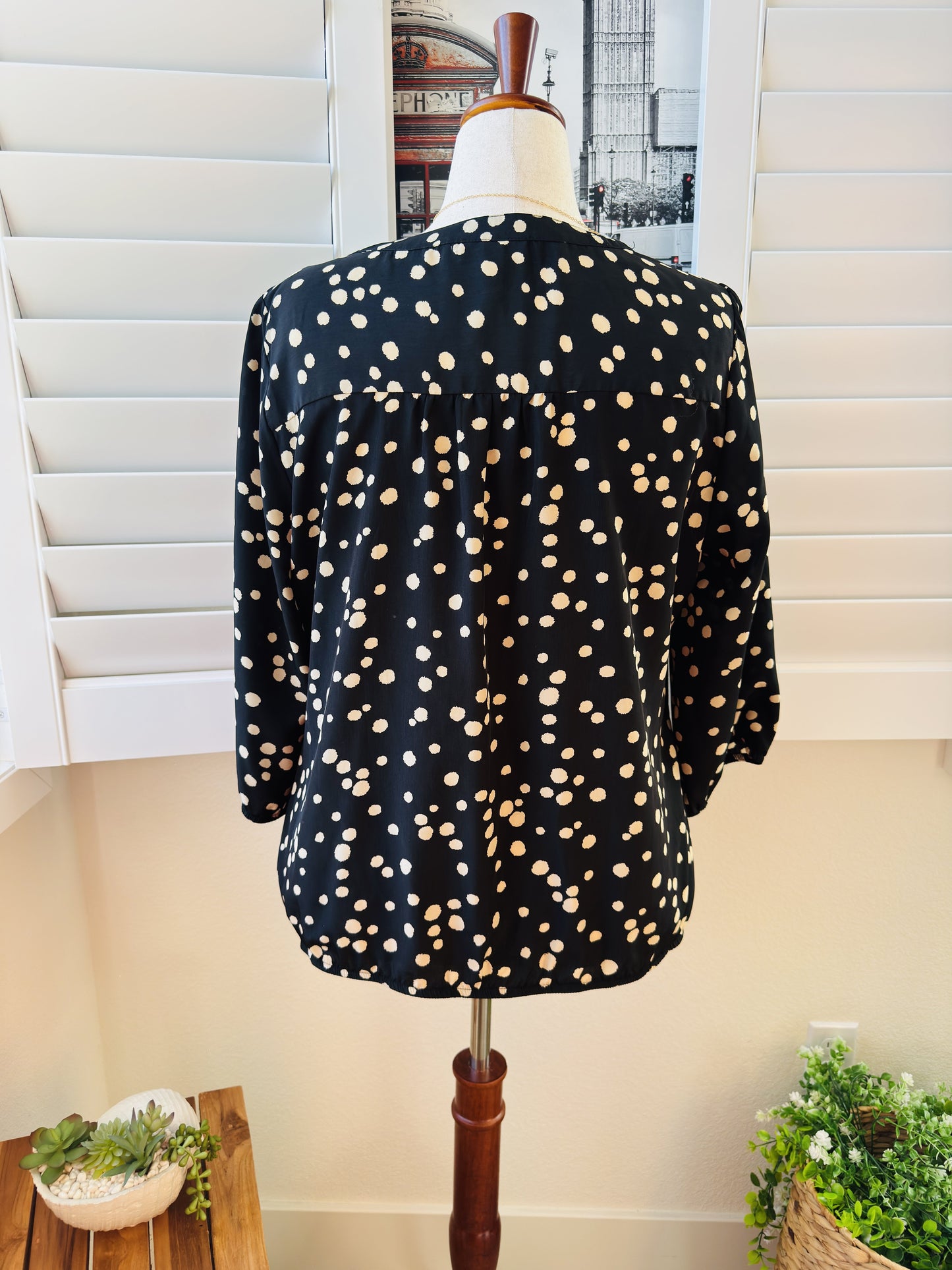 Dress Barn Black and Cream Abstract Polka Dot Henley Blouse - Size 1X