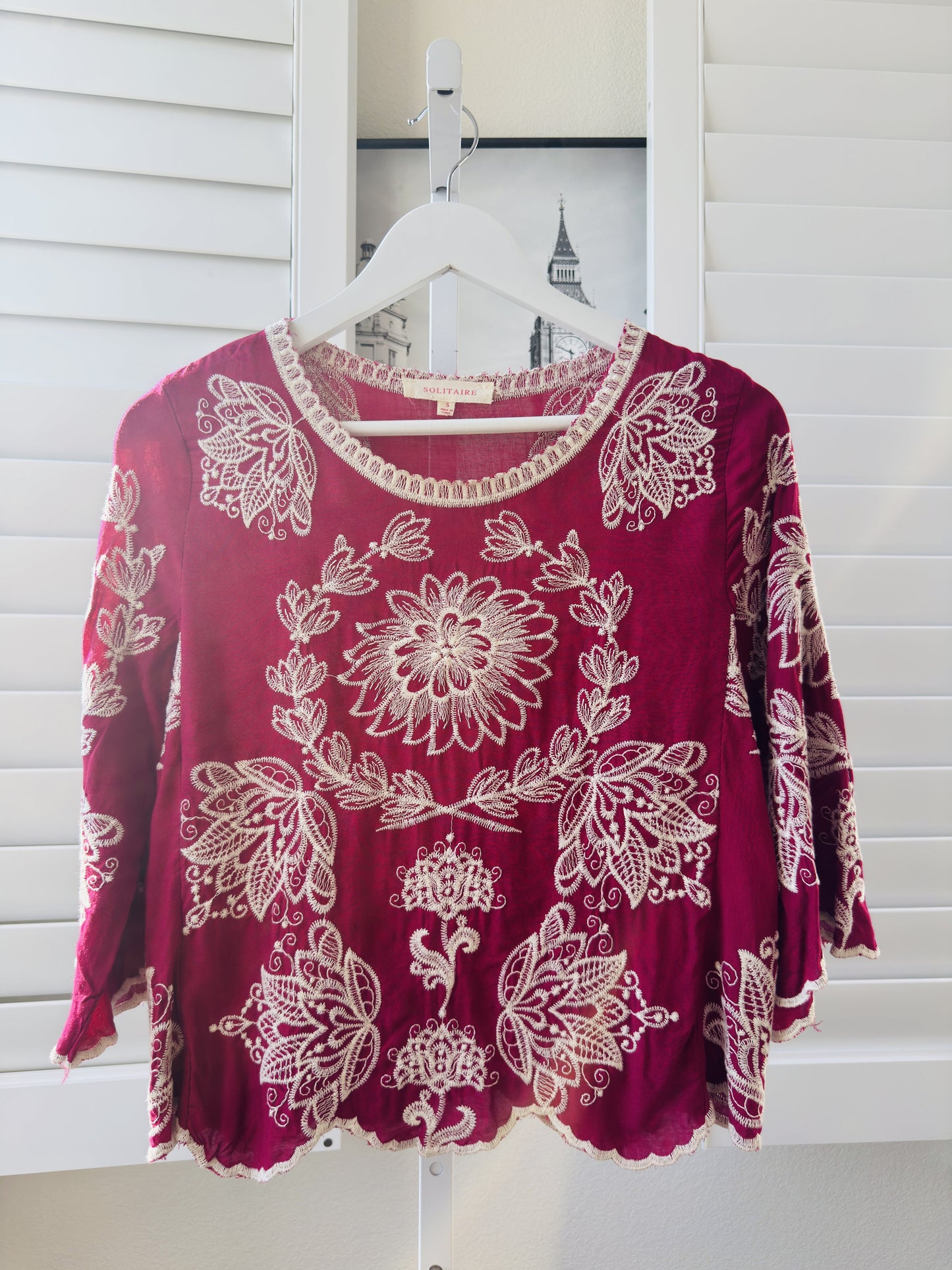 Solitaire Magenta White Embroidered Bell Sleeve Boho Top Size S