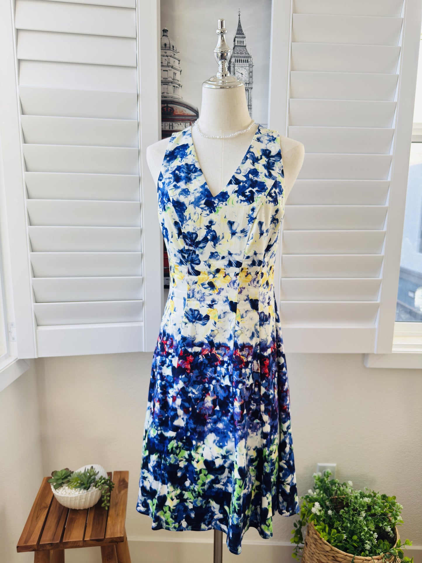 Maggy London Blue & Yellow Floral V-Neck Fit & Flare Dress Size 6