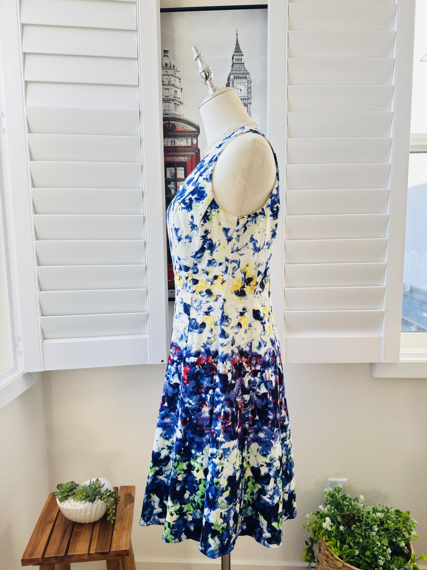 Maggy London Blue & Yellow Floral V-Neck Fit & Flare Dress Size 6