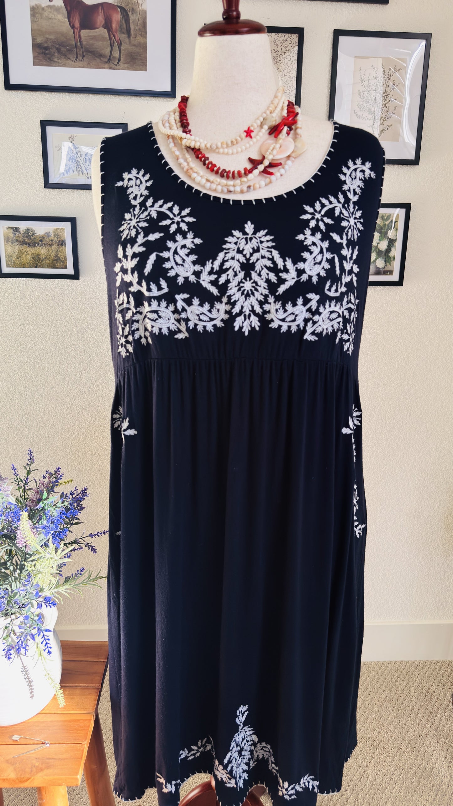 Chelsea & Theodore Black Floral Embroidered Sleeveless Dress - Size 1X