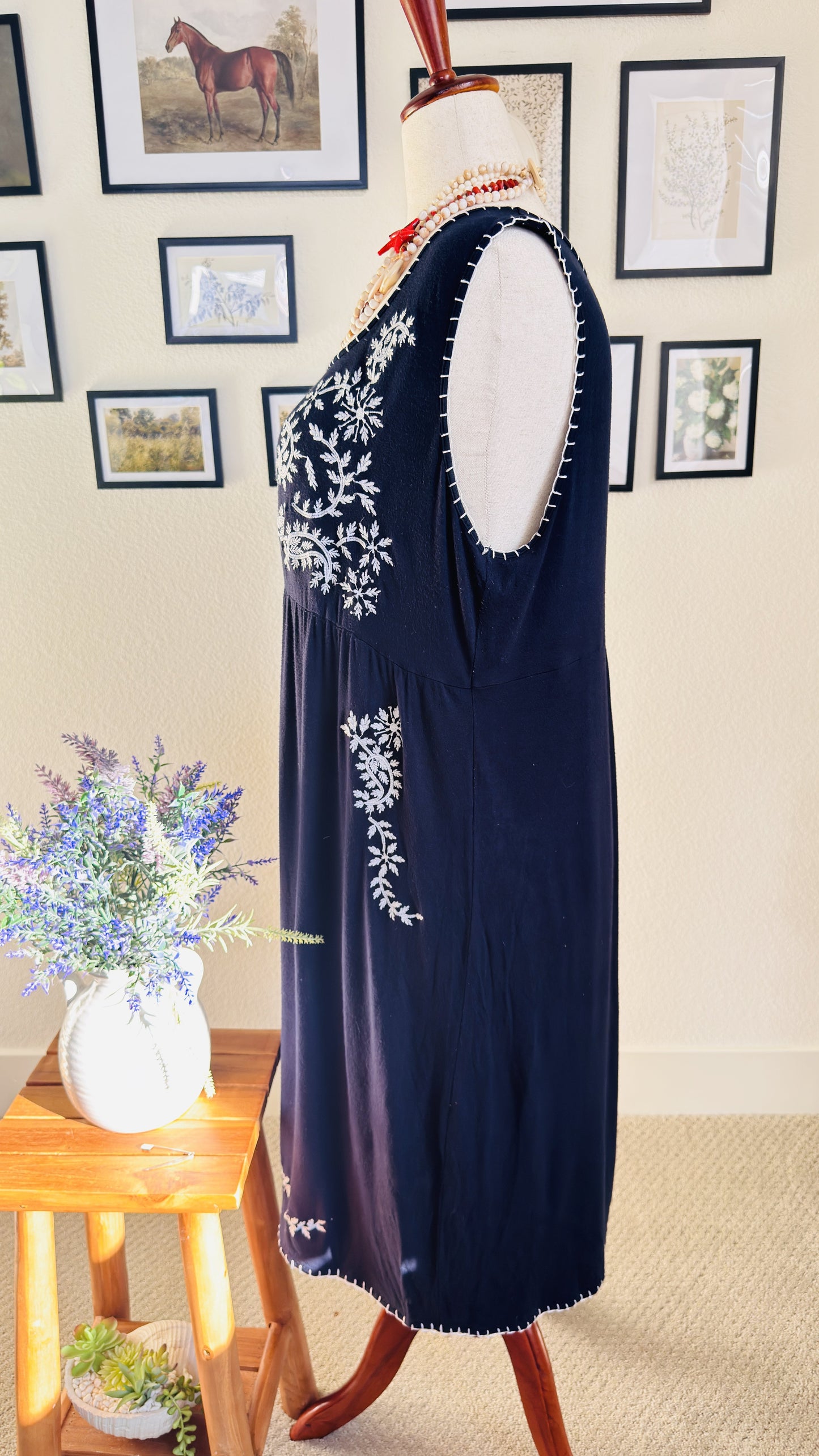 Chelsea & Theodore Black Floral Embroidered Sleeveless Dress - Size 1X