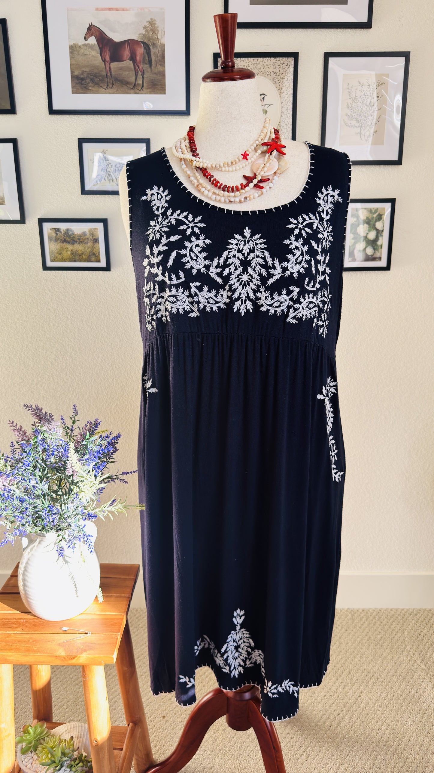 Chelsea & Theodore Black Floral Embroidered Sleeveless Dress - Size 1X