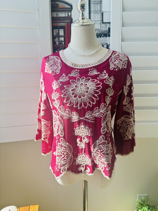 Solitaire Magenta White Embroidered Bell Sleeve Boho Top Size S