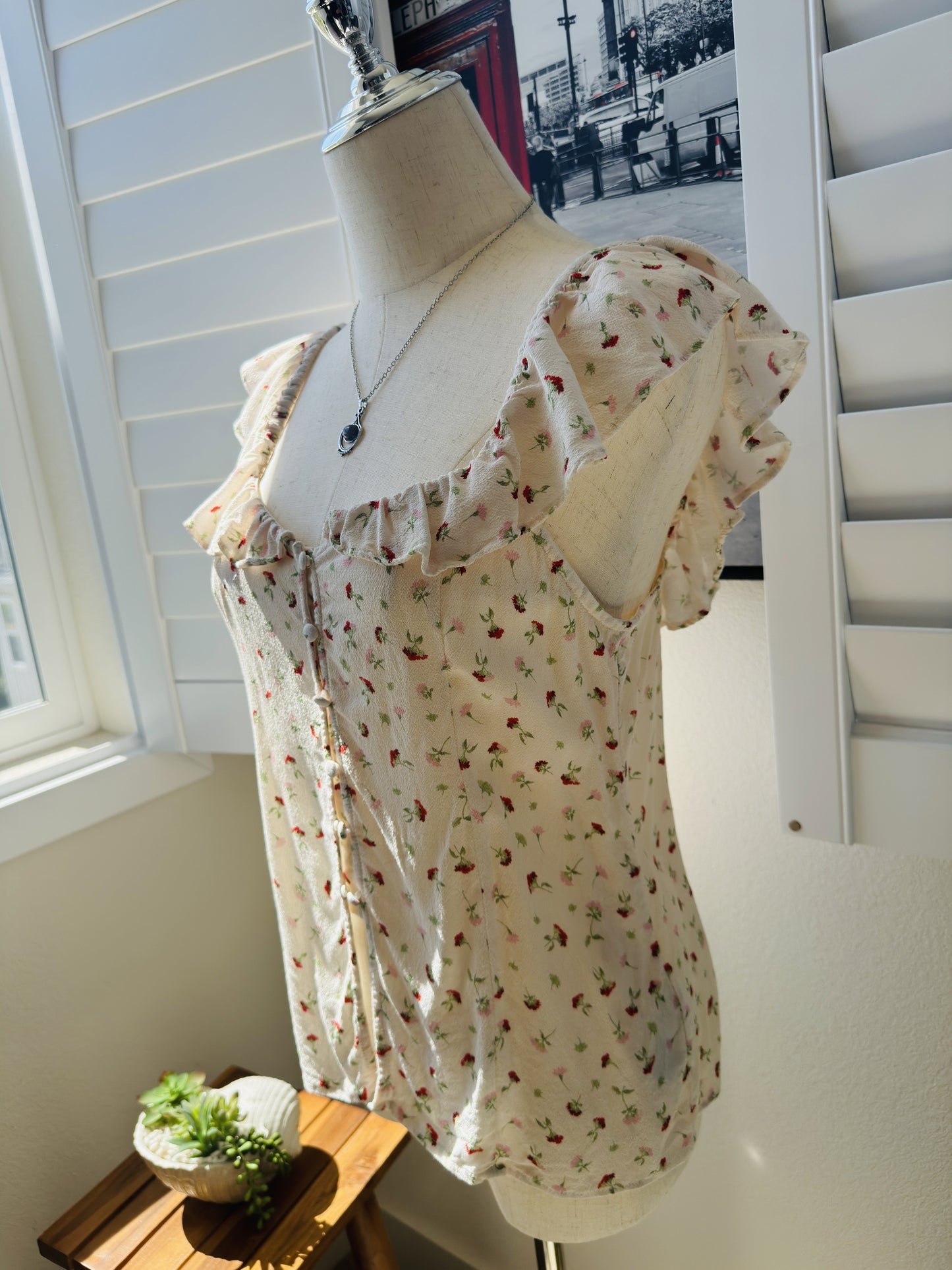 H&M Floral Ruffle Button-Front Top Size M