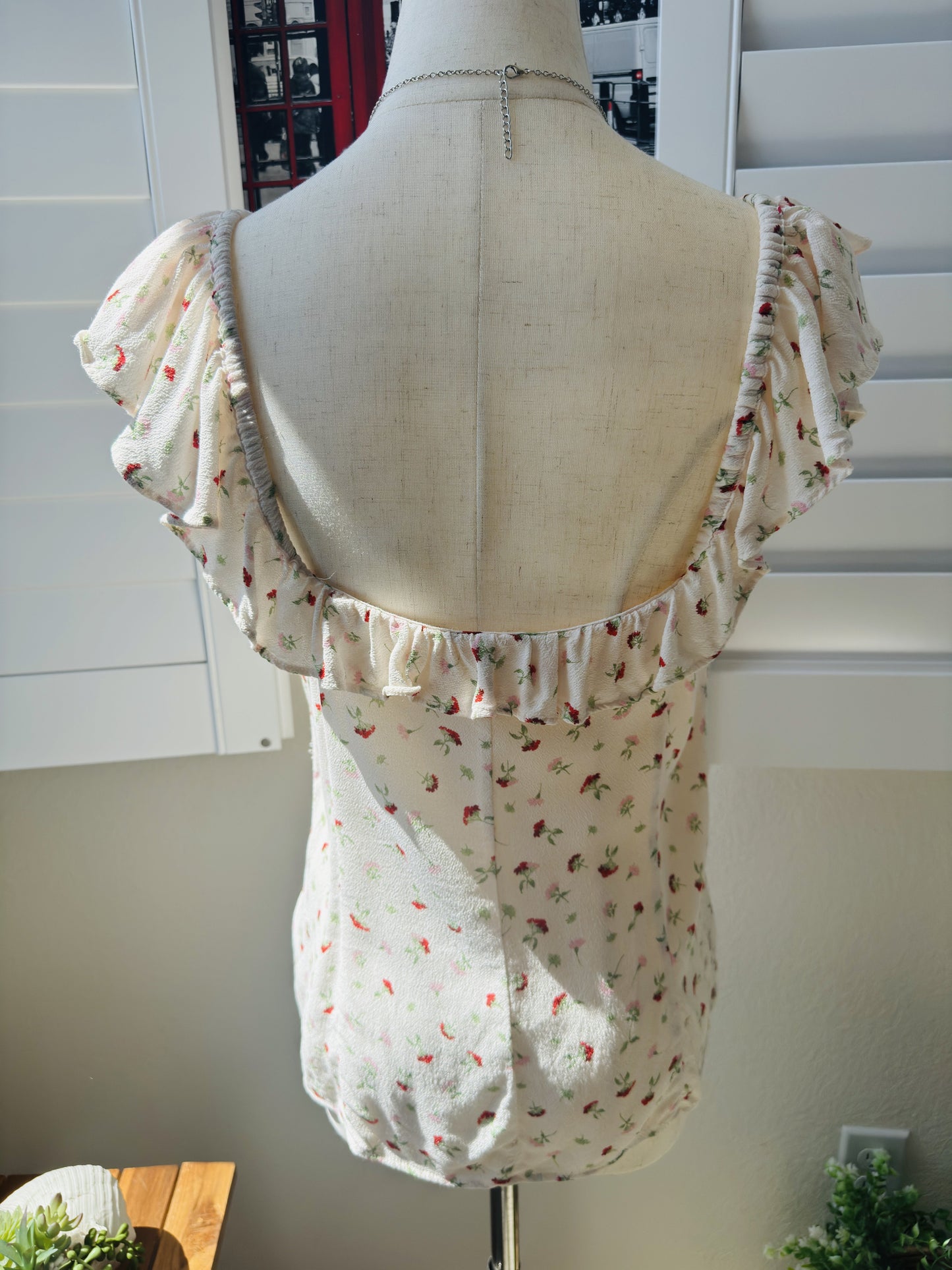 H&M Floral Ruffle Button-Front Top Size M