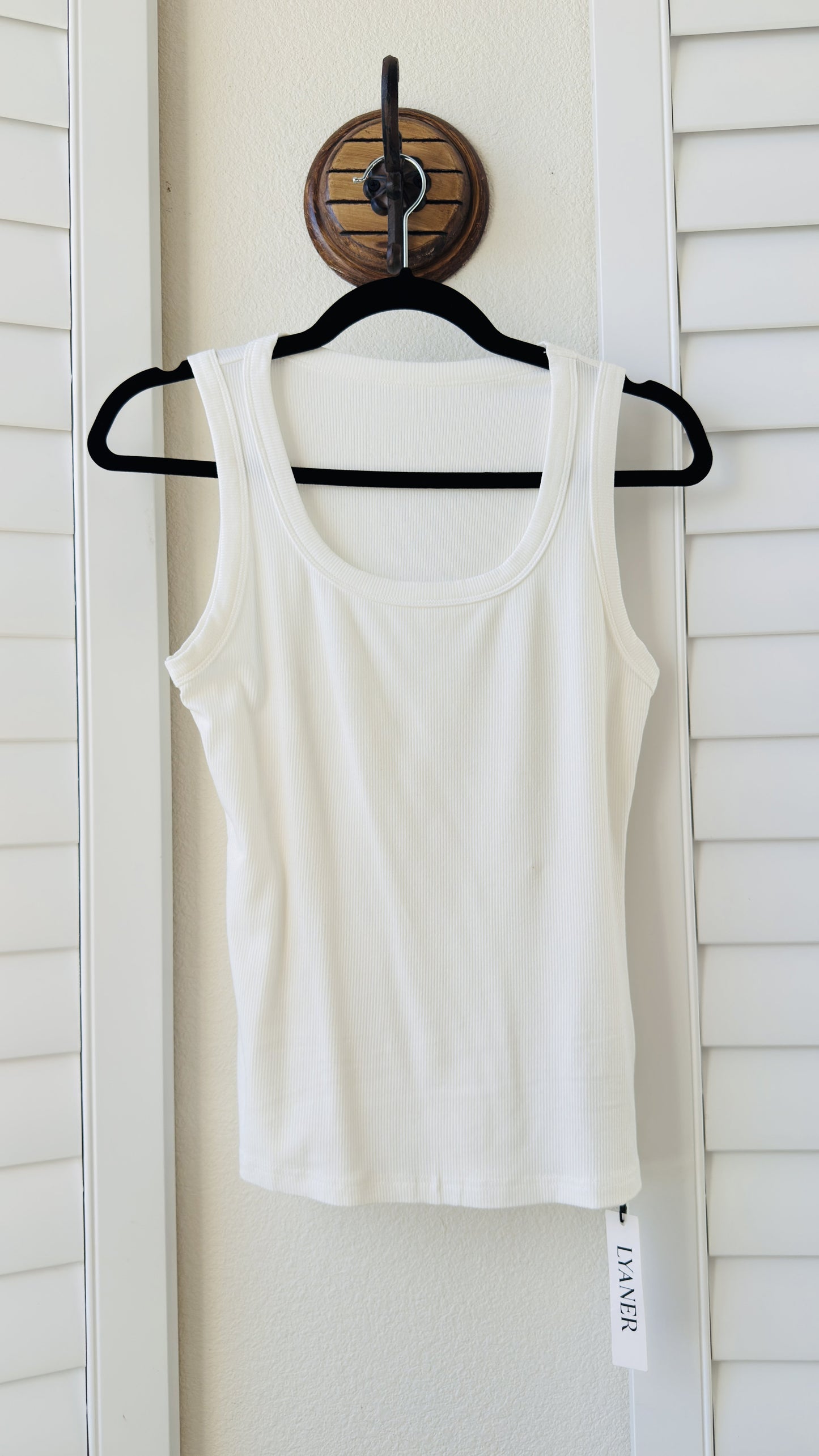 Lyaner White Ribbed Scoop Neck Tank Top - Size S