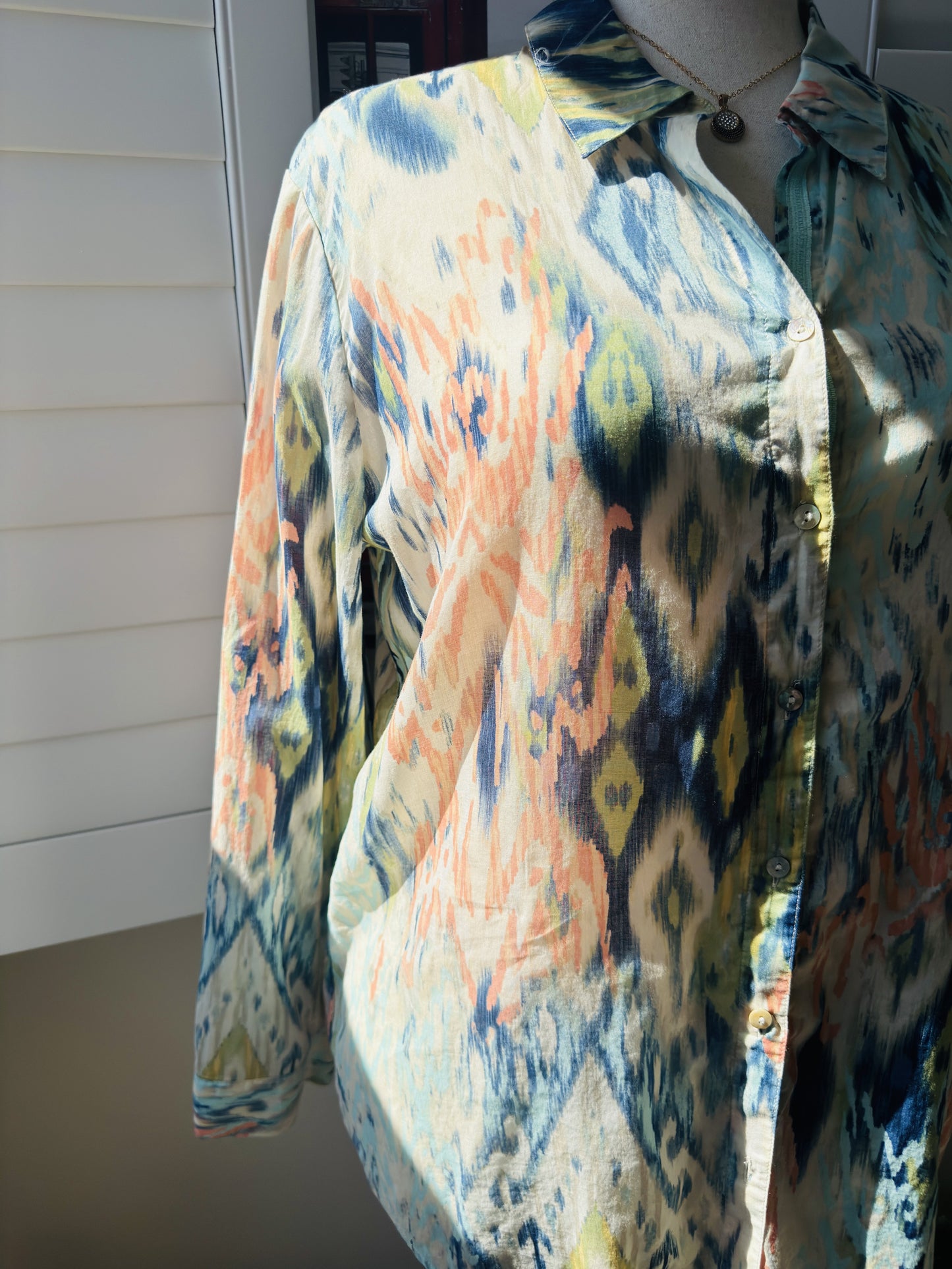 Chico's Abstract Ikat Print 100% Cotton Button Down Shirt Size 3 (XL)