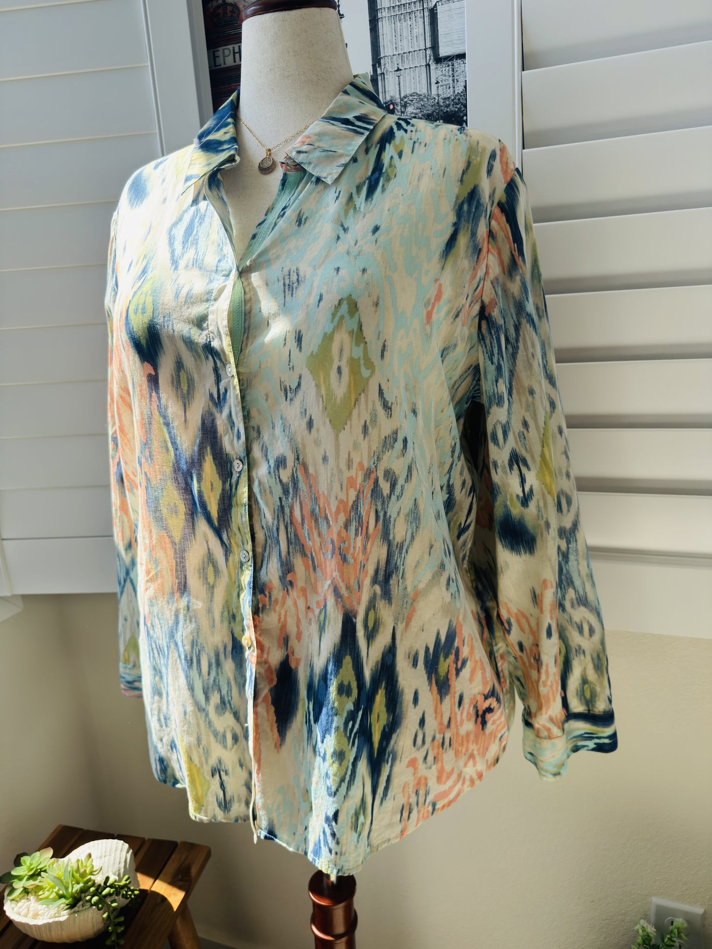 Chico's Abstract Ikat Print 100% Cotton Button Down Shirt Size 3 (XL)