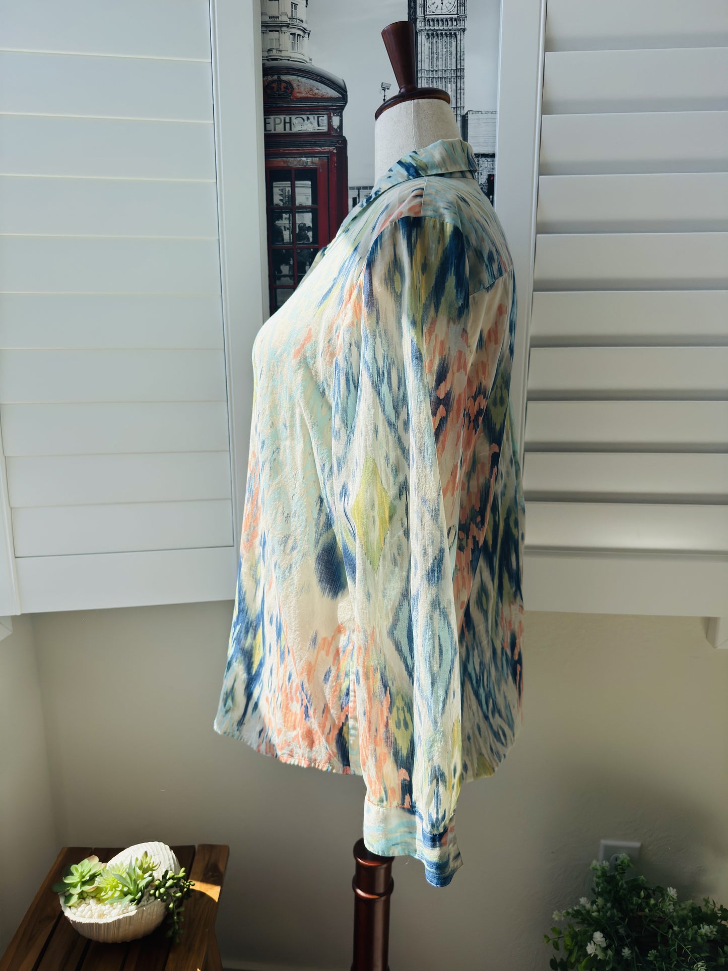 Chico's Abstract Ikat Print 100% Cotton Button Down Shirt Size 3 (XL)
