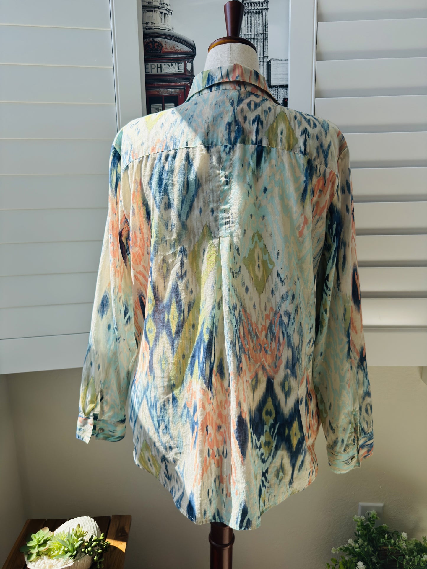 Chico's Abstract Ikat Print 100% Cotton Button Down Shirt Size 3 (XL)