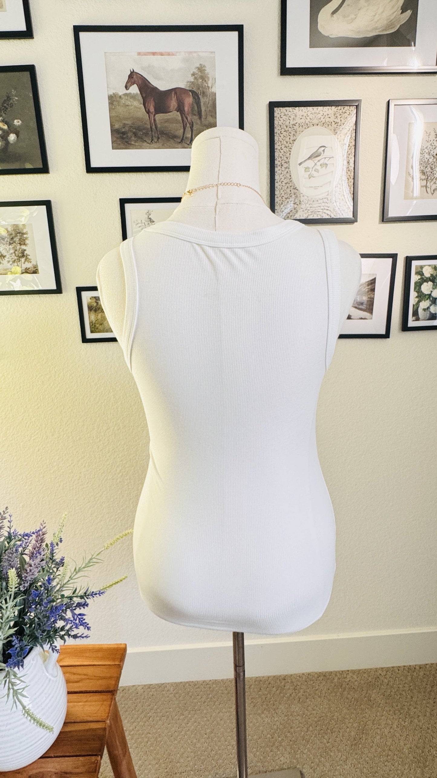 Lyaner White Ribbed Scoop Neck Tank Top - Size S