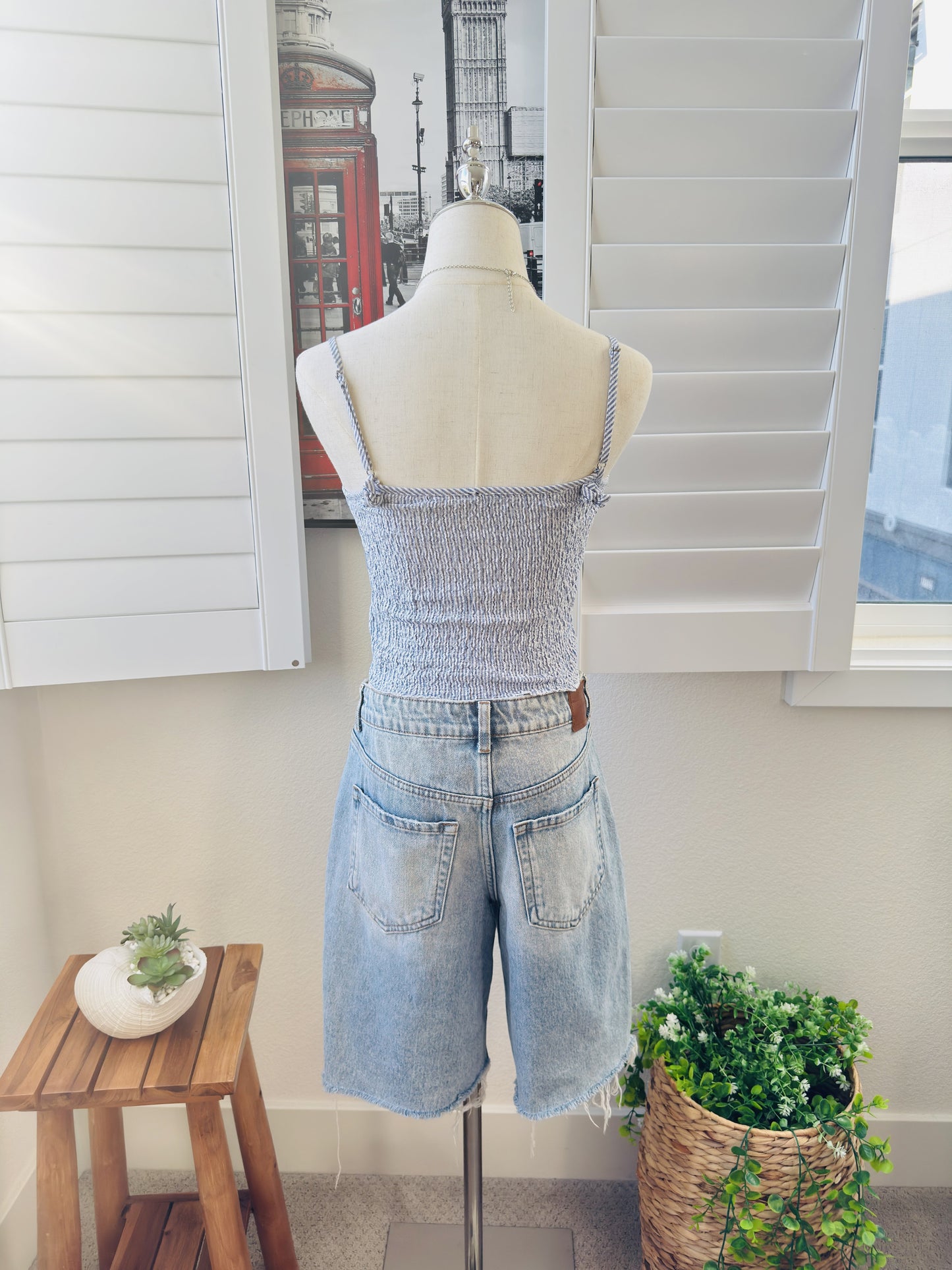 Simple Society High Waisted Bermuda Denim Shorts Size 5/27