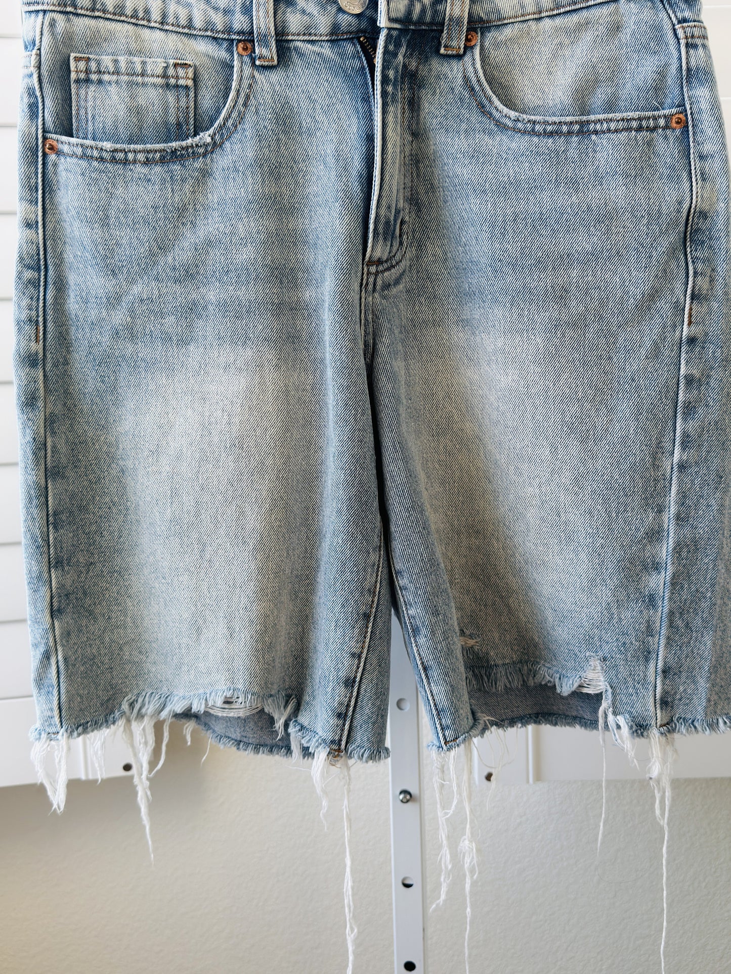 Simple Society High Waisted Bermuda Denim Shorts Size 5/27