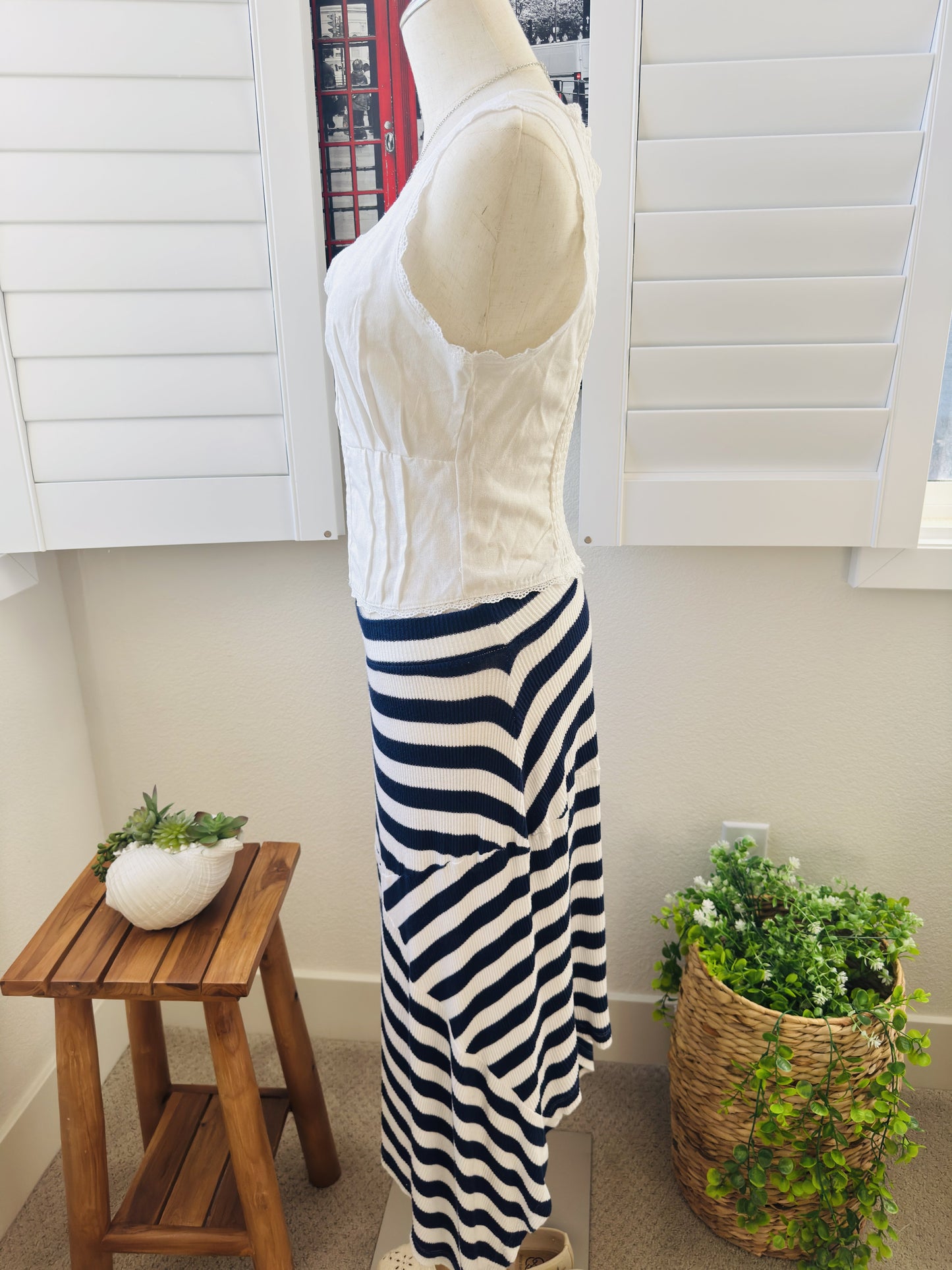 Gap Navy & White Striped Ribbed Asymmetrical Maxi Skirt Size M