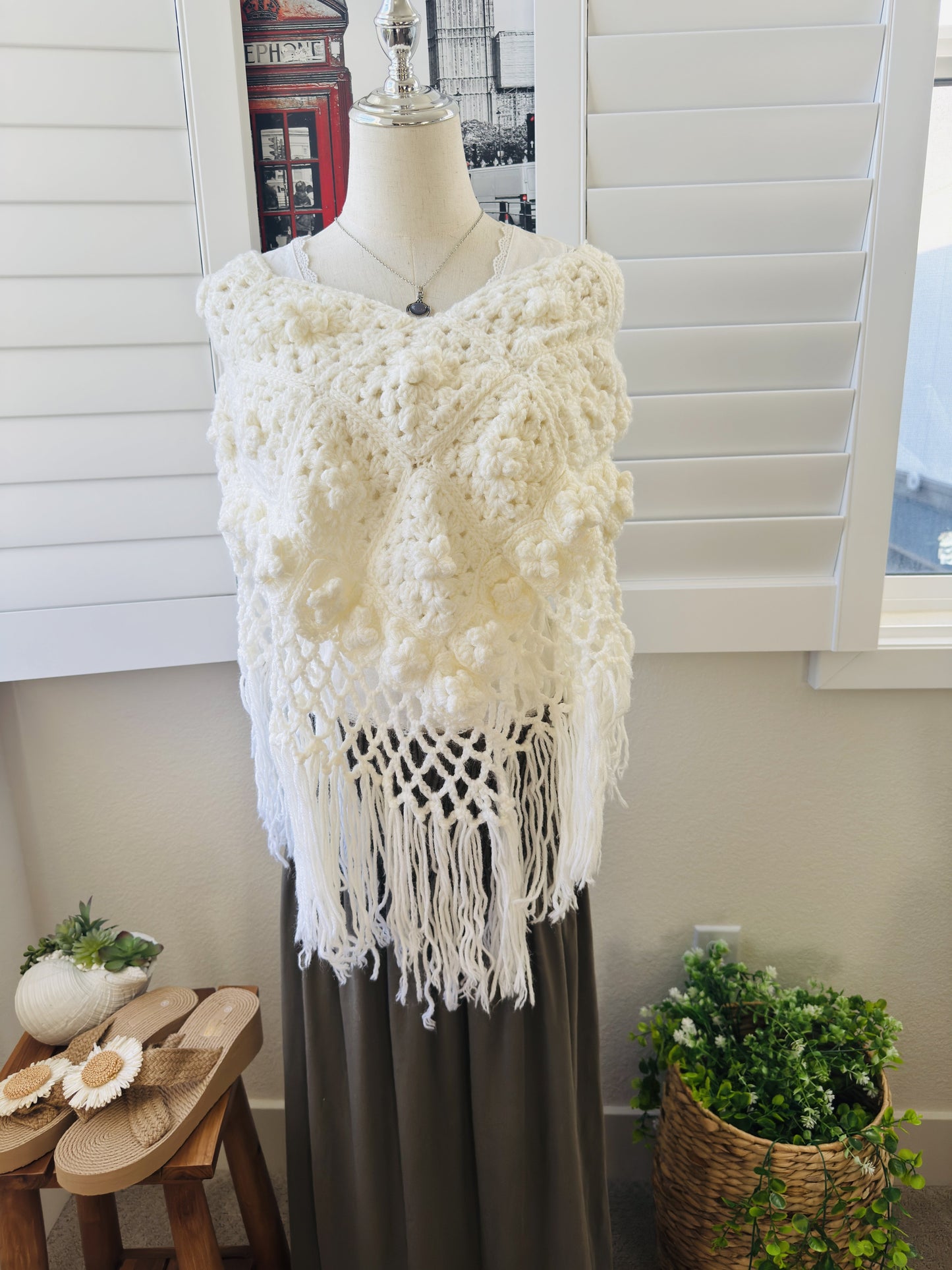 Vintage Style Off-White Chunky Crochet Fringe Poncho - One Size