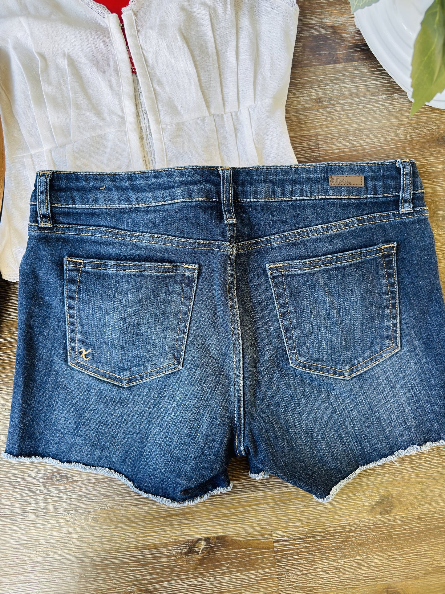 KUT from the Kloth Gidget Fray Denim Shorts - Size 6