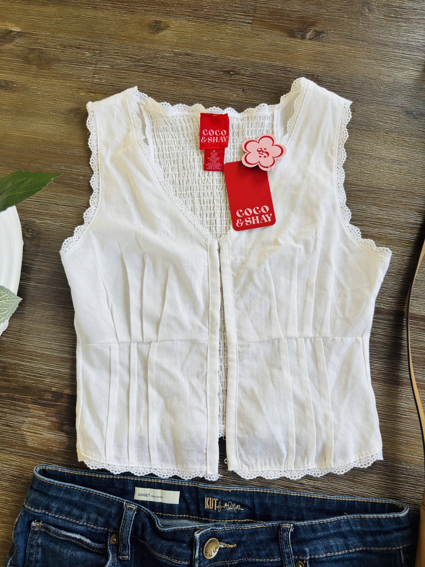Coco & Shay White Smocked Lace Trim Linen-Blend Vest Top Size M