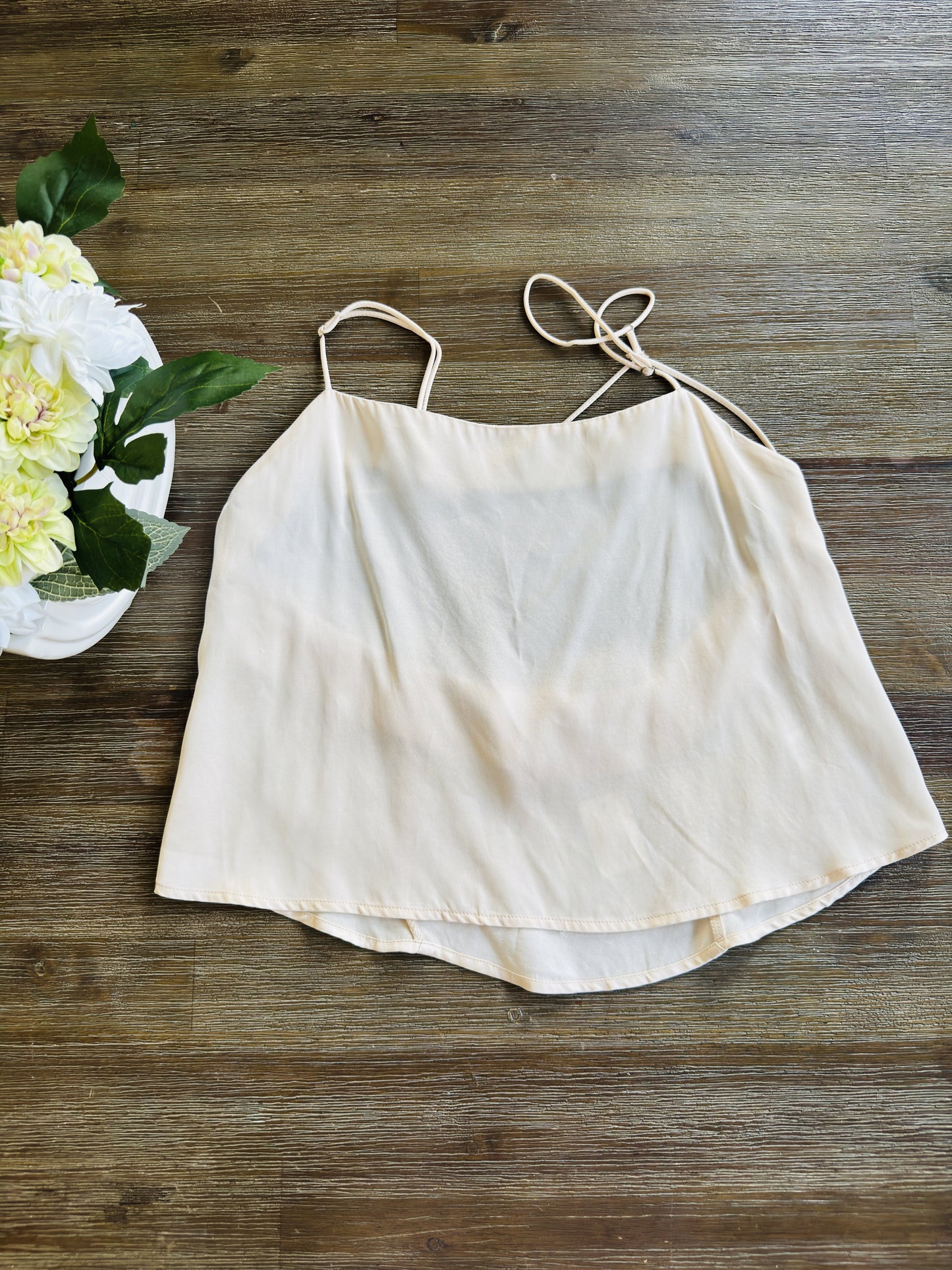 ASTR the Label (NWT) Cream Viscose Low Back Camisole Top Size M
