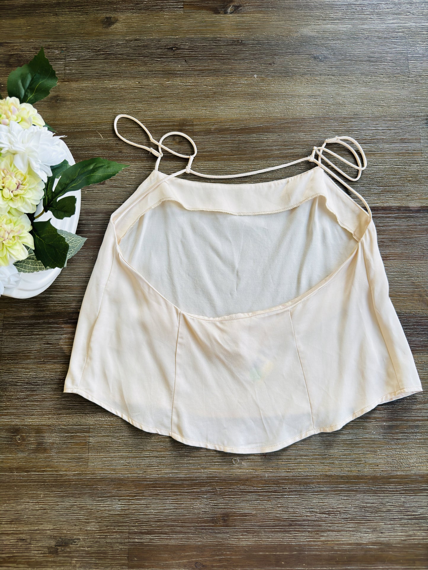 ASTR the Label (NWT) Cream Viscose Low Back Camisole Top Size M