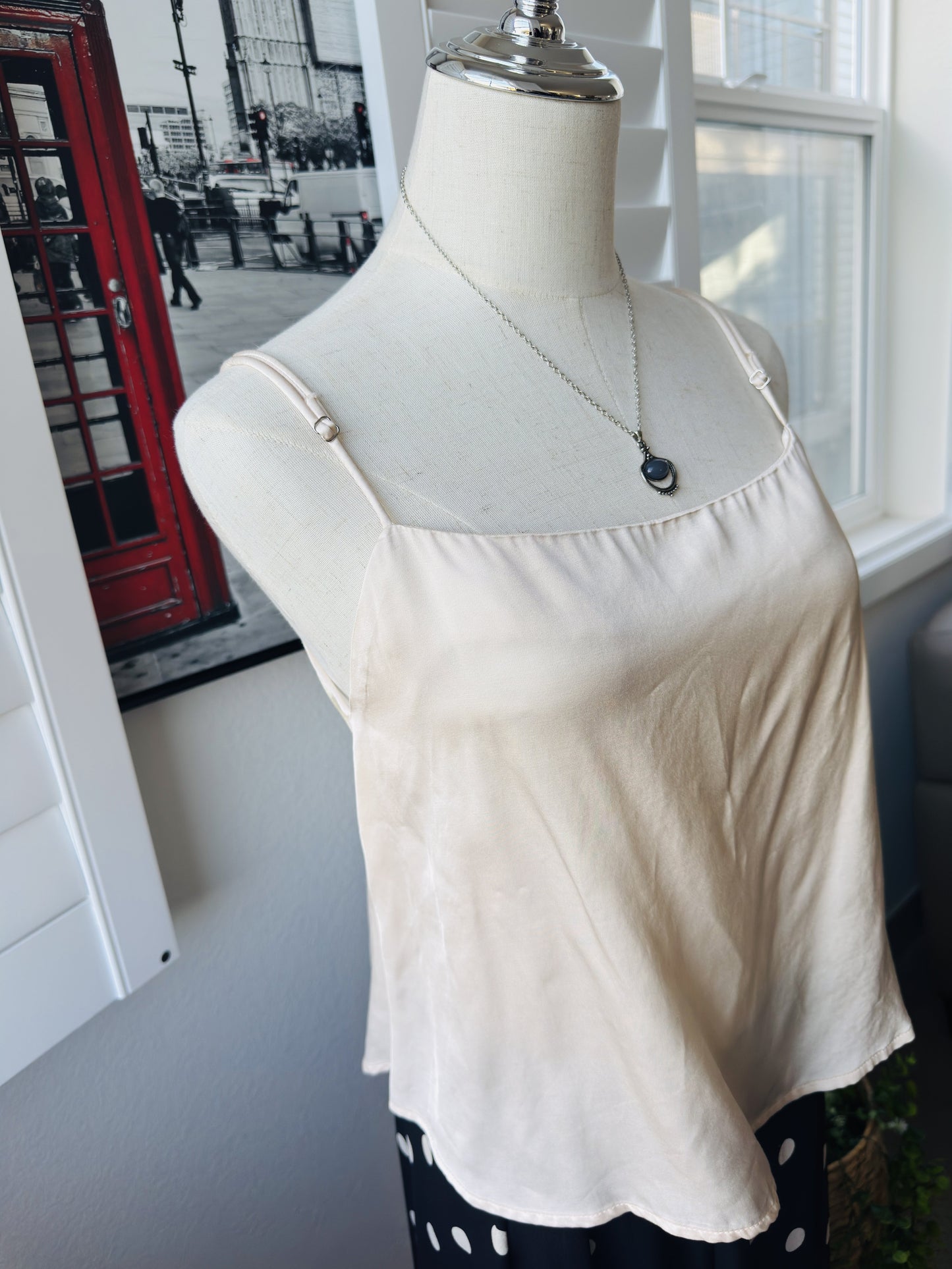 ASTR the Label (NWT) Cream Viscose Low Back Camisole Top Size M
