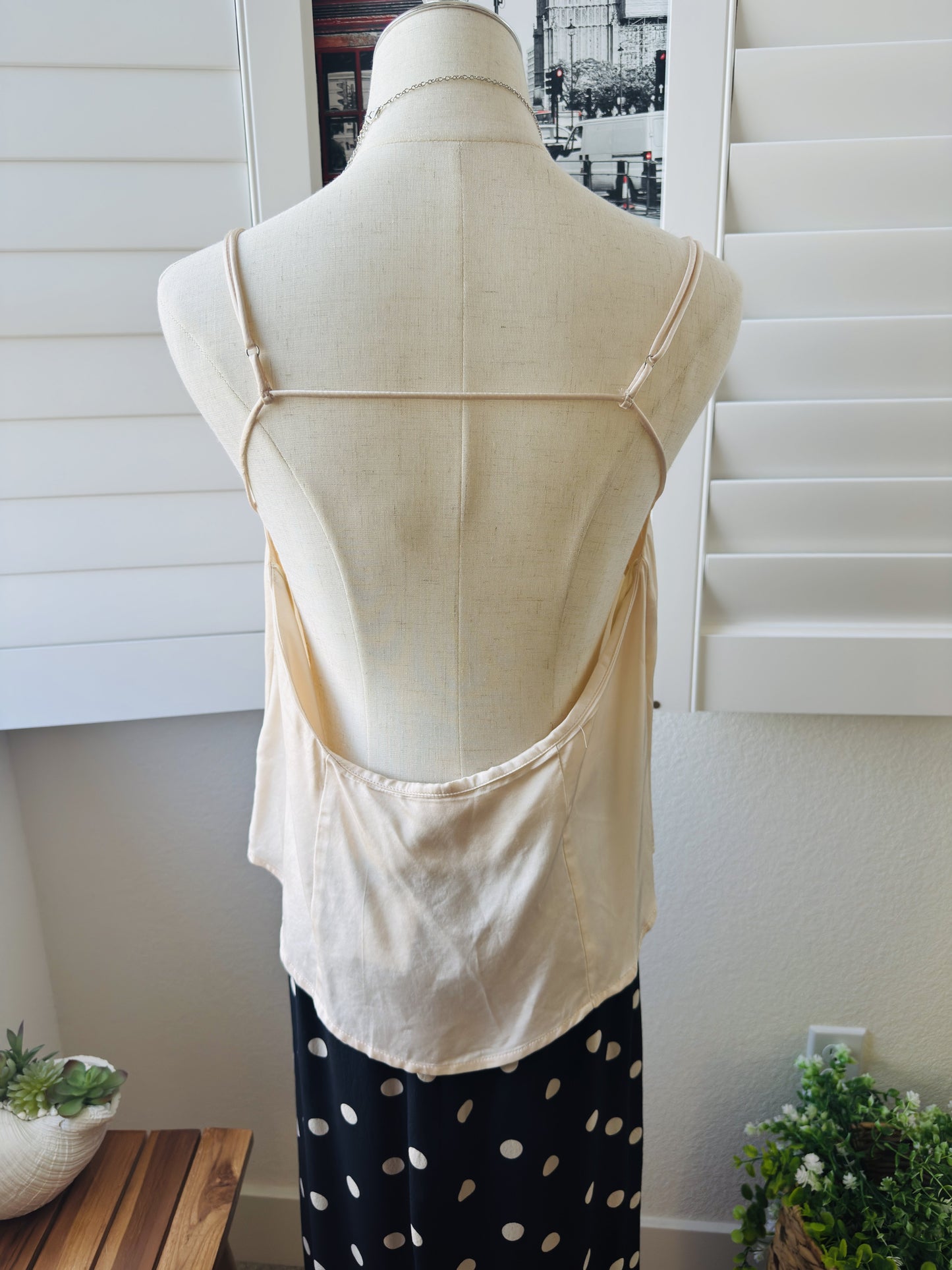 ASTR the Label (NWT) Cream Viscose Low Back Camisole Top Size M
