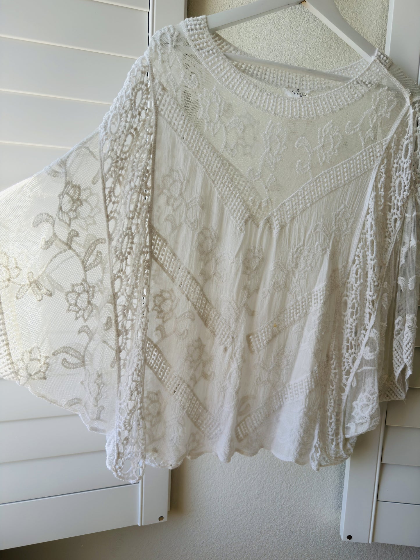 Ember White Lace & Mesh Boho Kimono Top - Size XL