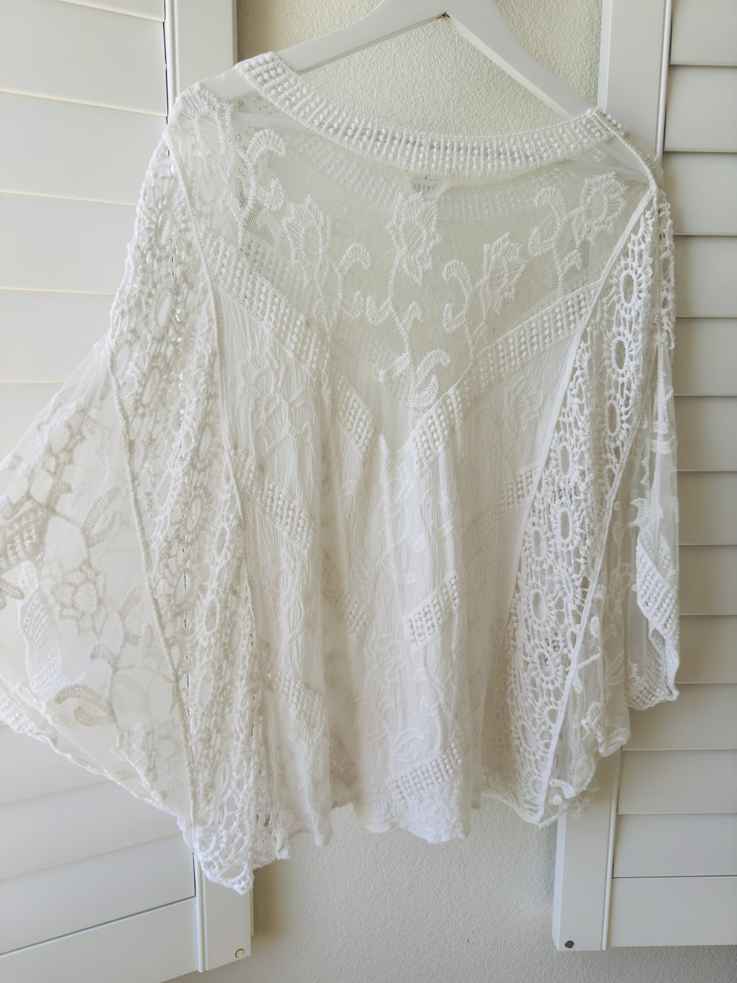 Ember White Lace & Mesh Boho Kimono Top - Size XL