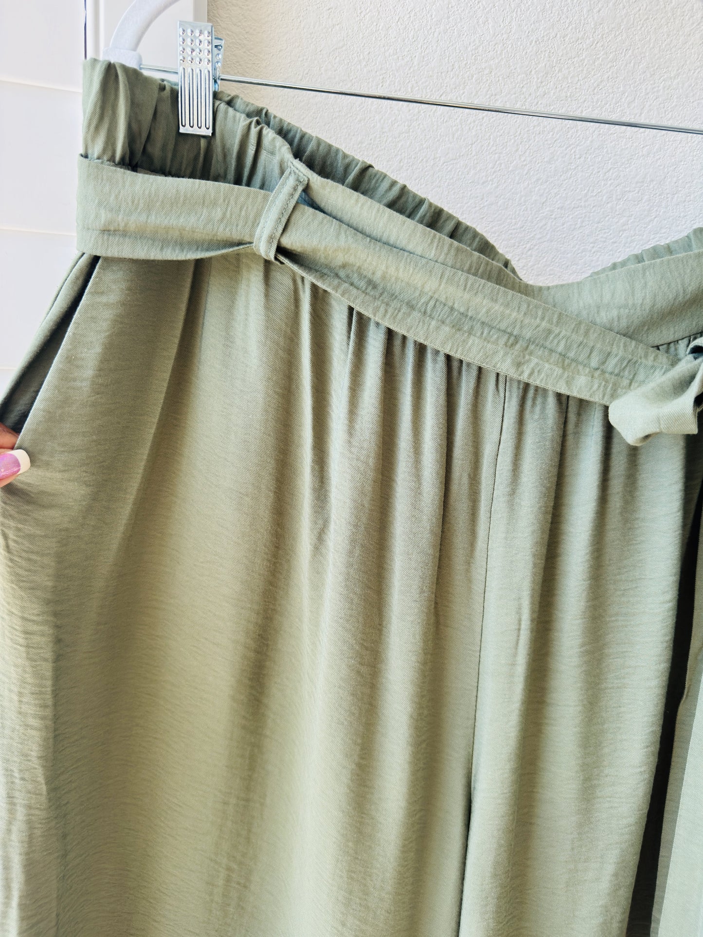 Ava & Viv Olive Green Wide Leg Tie Waist Pants - Size 1X
