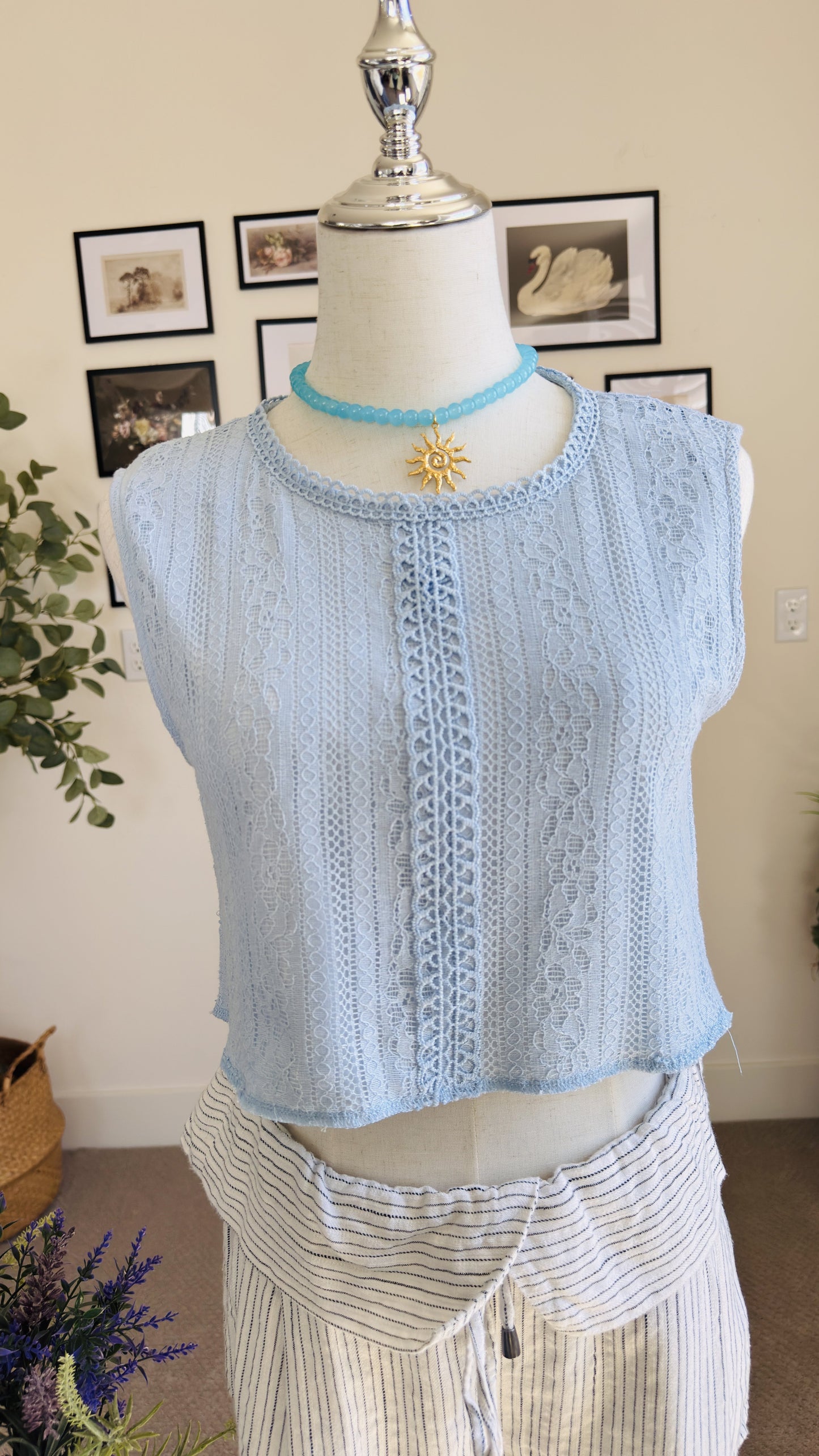 Mi Ami Light Blue Lace Sleeveless Crop Top - Size S