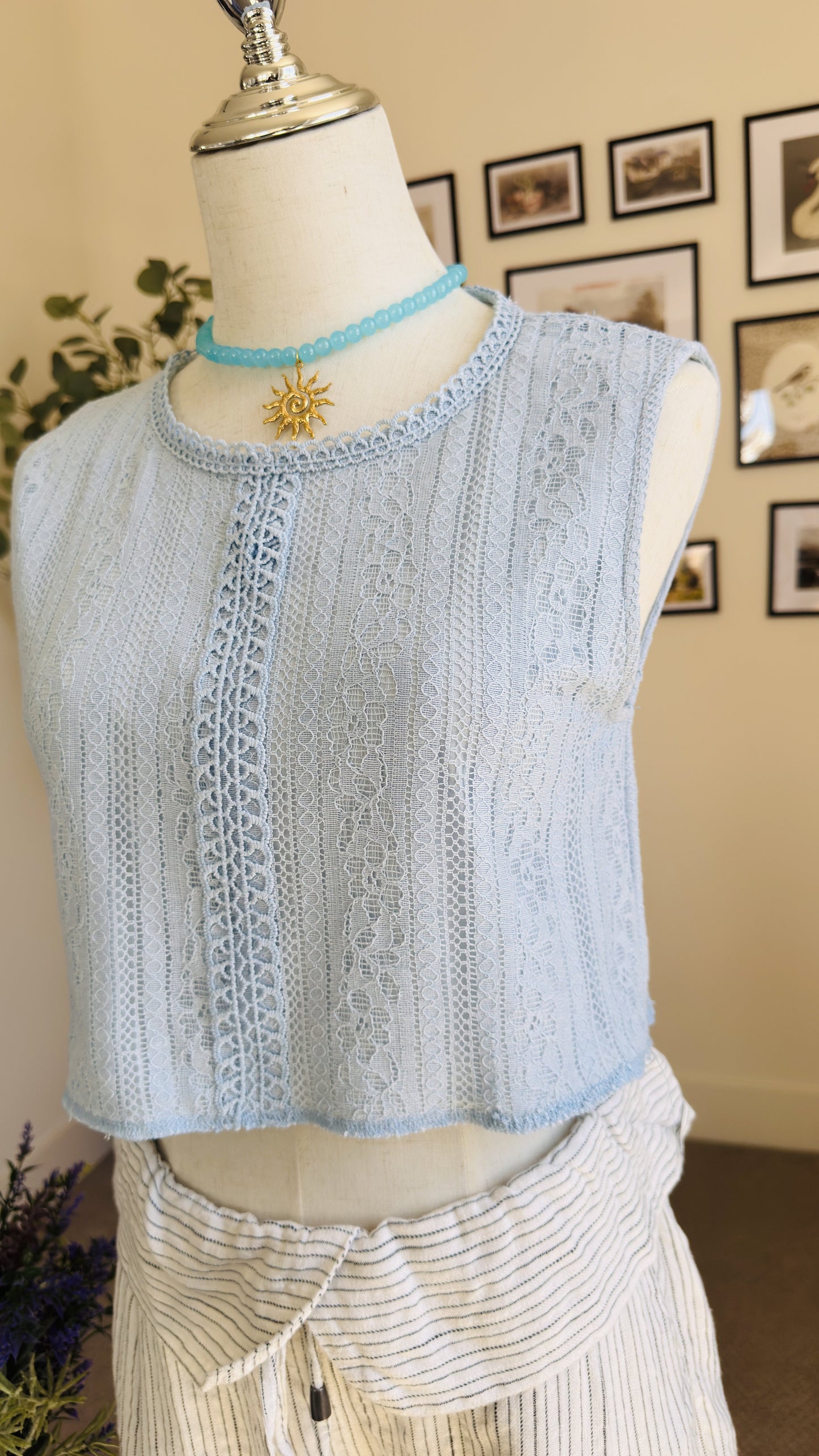 Mi Ami Light Blue Lace Sleeveless Crop Top - Size S