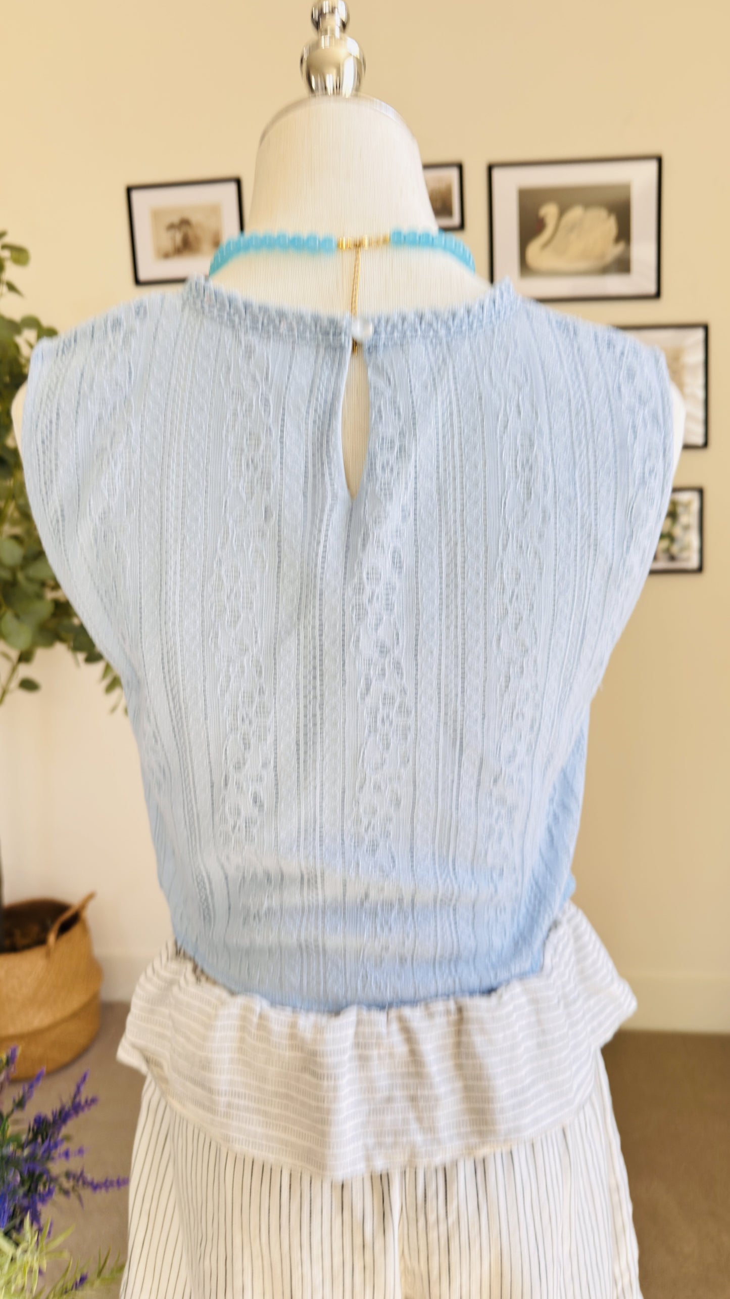 Mi Ami Light Blue Lace Sleeveless Crop Top - Size S
