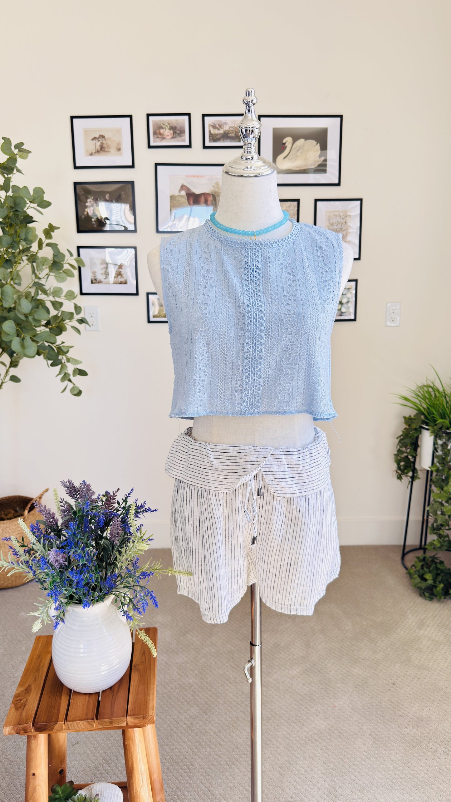 Mi Ami Light Blue Lace Sleeveless Crop Top - Size S