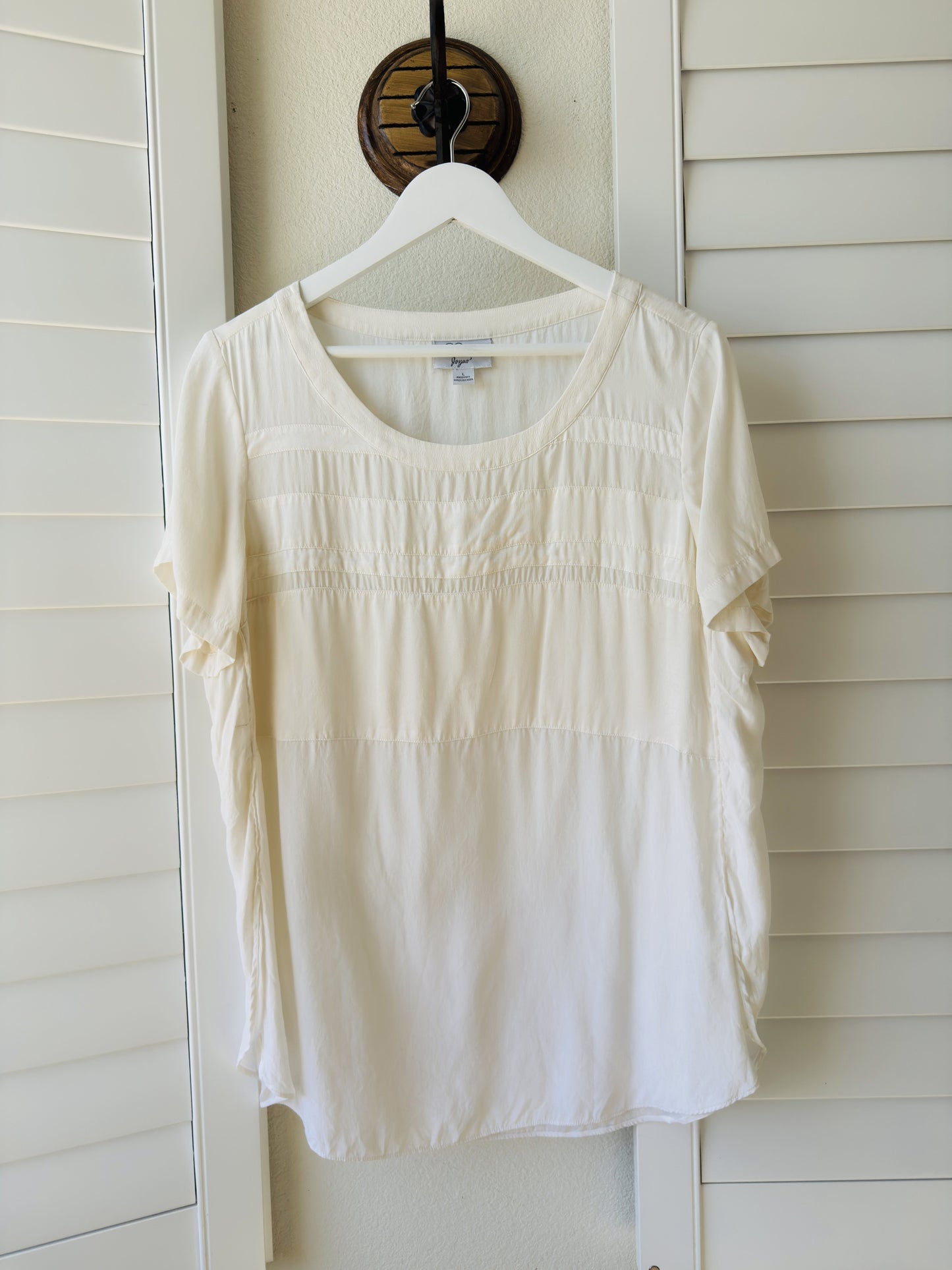 Go Silk for Joyus Cream 100% Silk Pleated Short Sleeve Top Size L