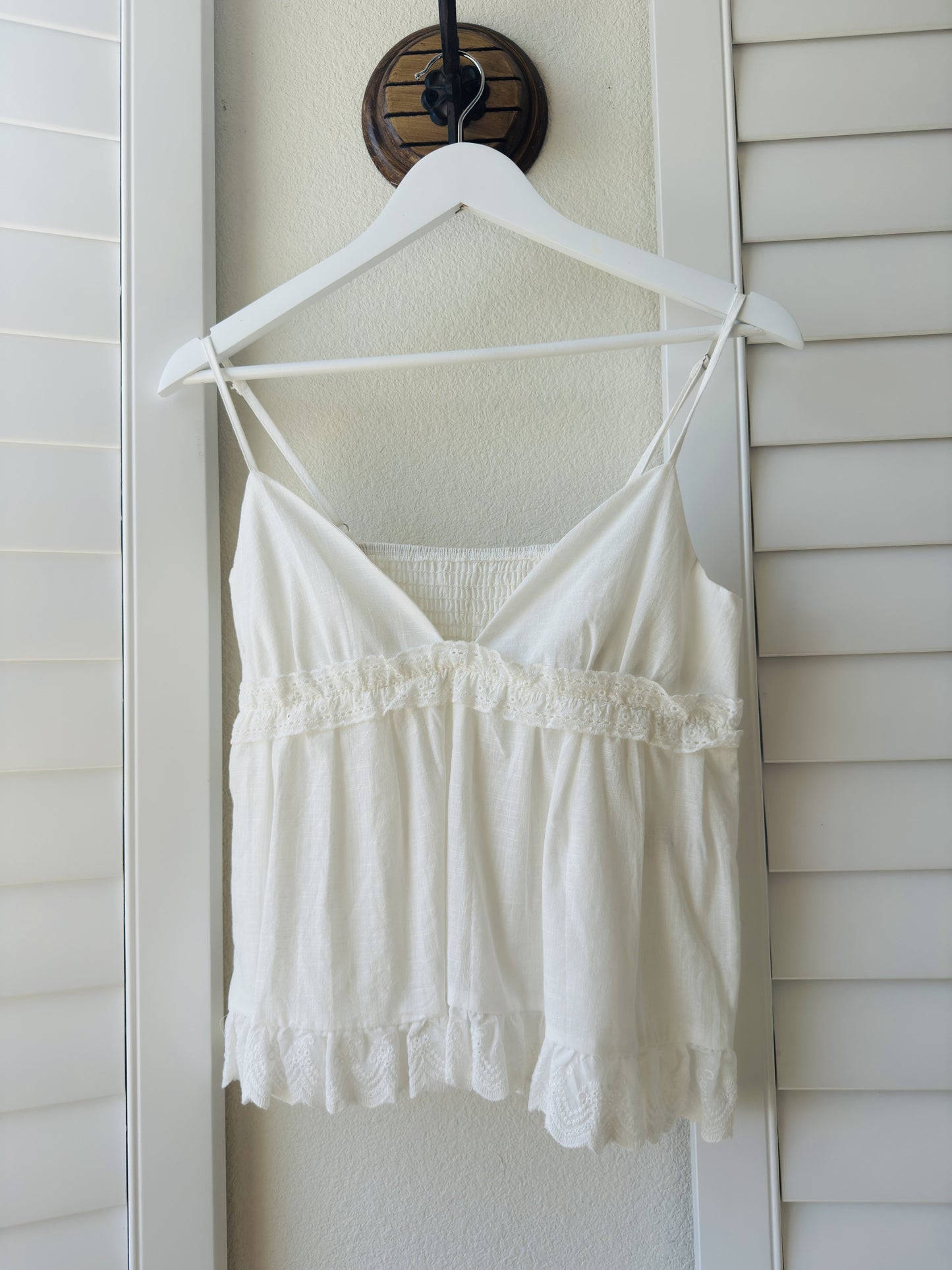 Boutique White Eyelet Lace Babydoll Camisole Top - Size Small